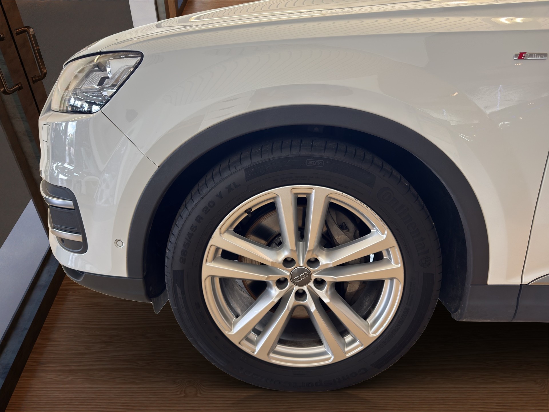 AUDI Q7 3.0 TDI quattro tiptronic S Line-image-13