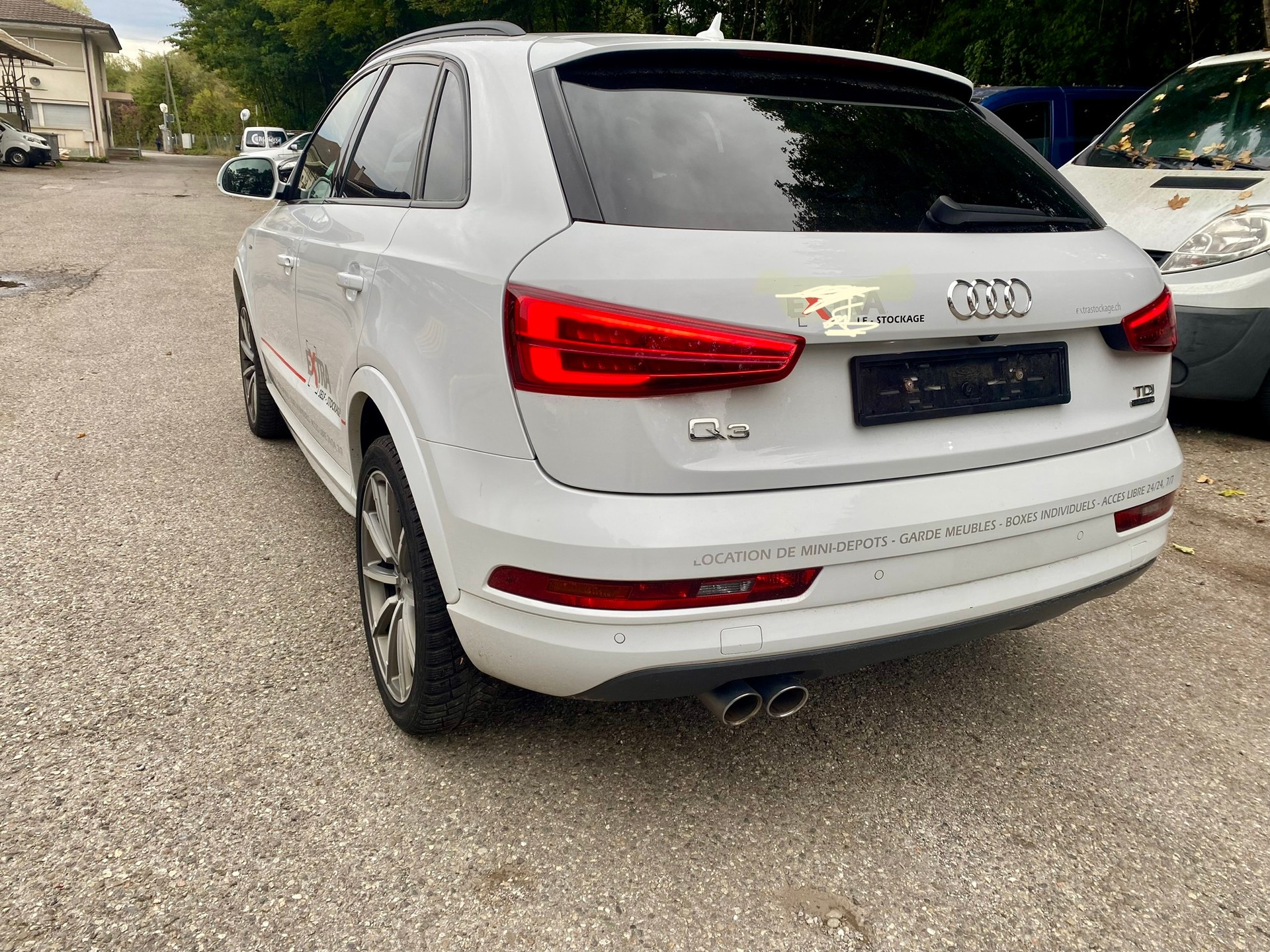 AUDI Q3 2.0 TDI design quattro S-tronic-image-2