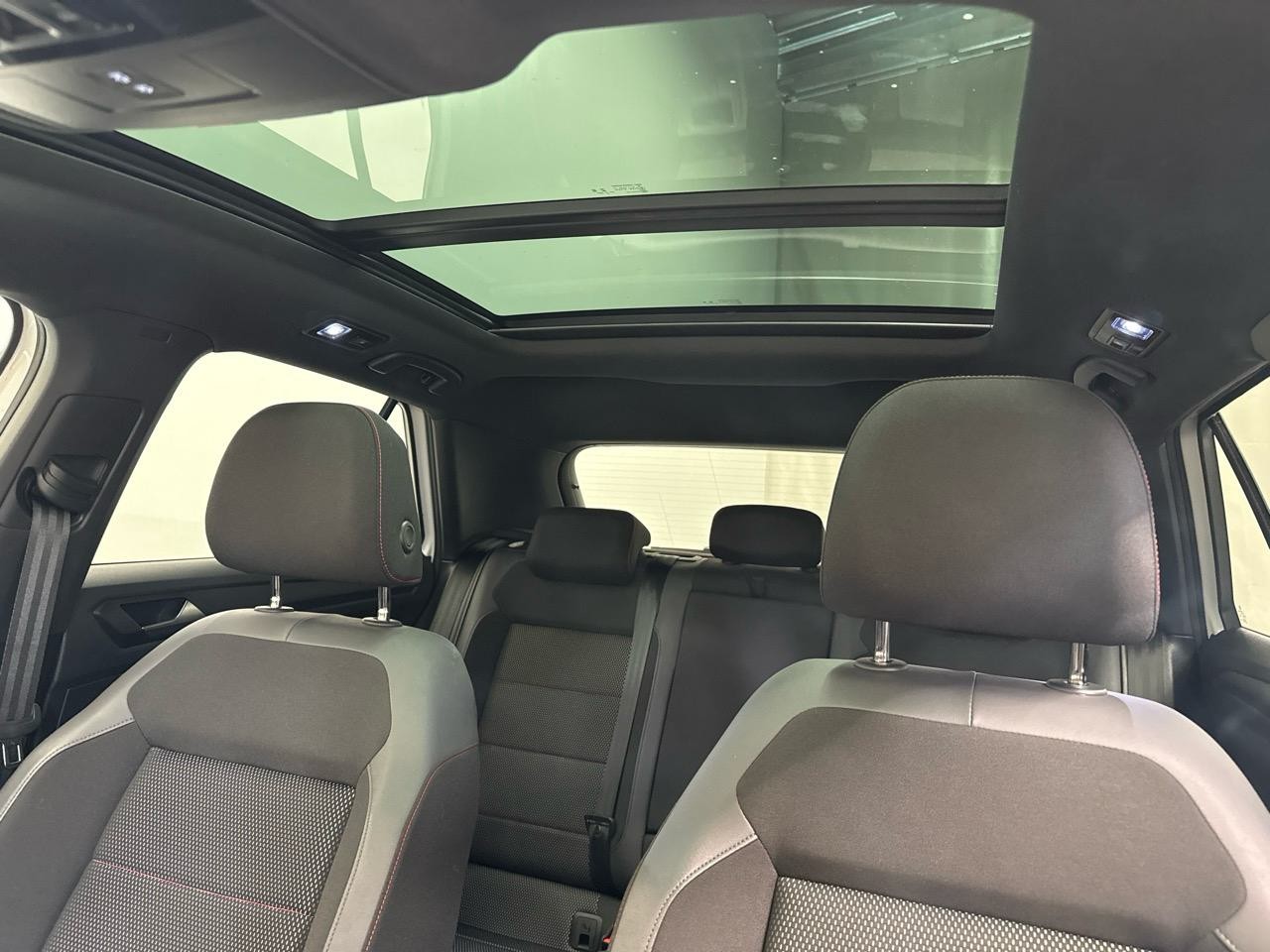 VW T-Roc 2.0TSI Sport Black Style 4Motion 190HP-image-4