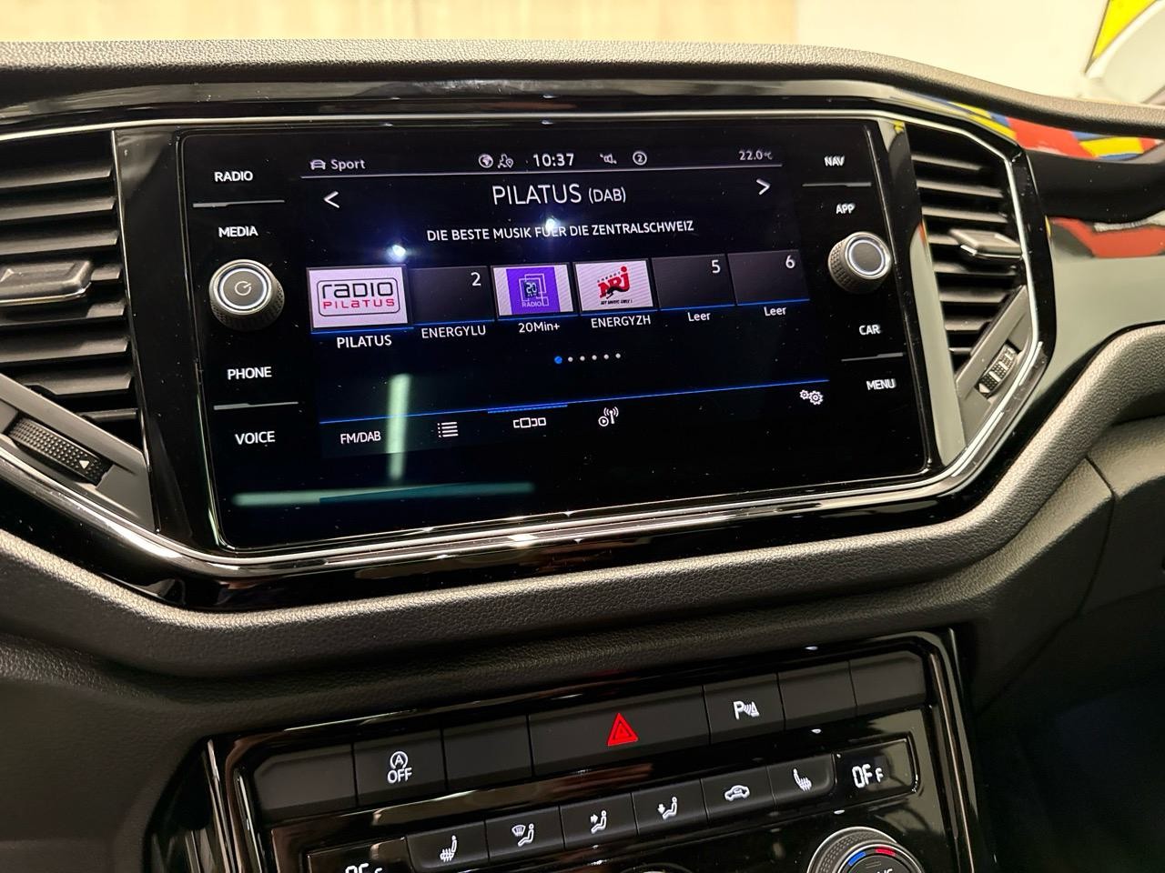 VW T-Roc 2.0TSI Sport Black Style 4Motion 190HP-image-6