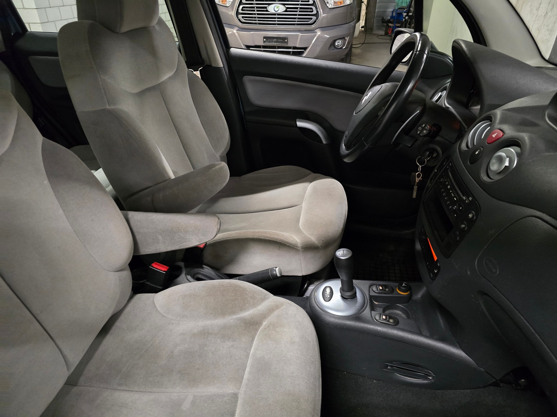 CITROEN C3 1.6i 16V Automat-image-9