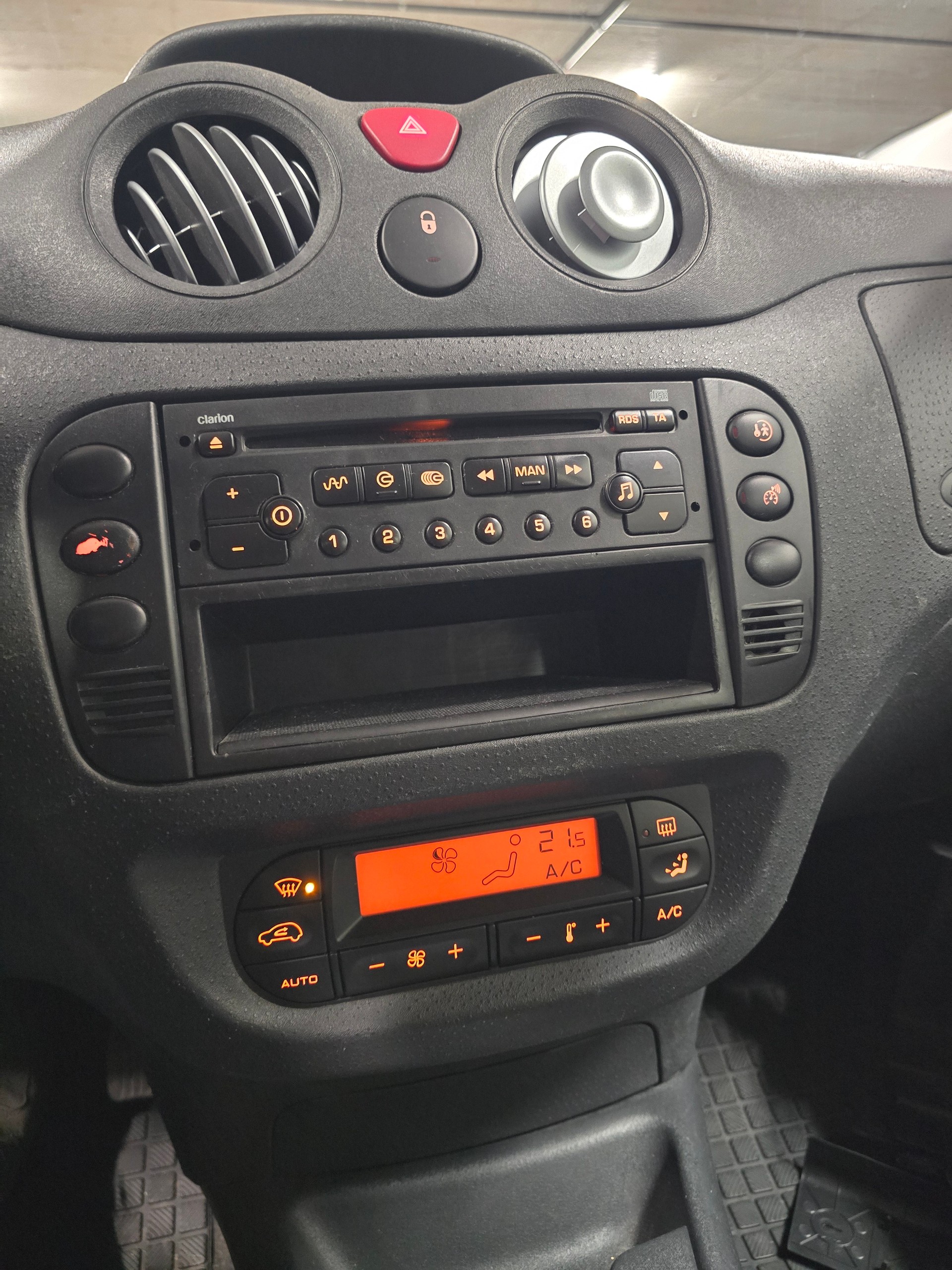 CITROEN C3 1.6i 16V Automat-image-13