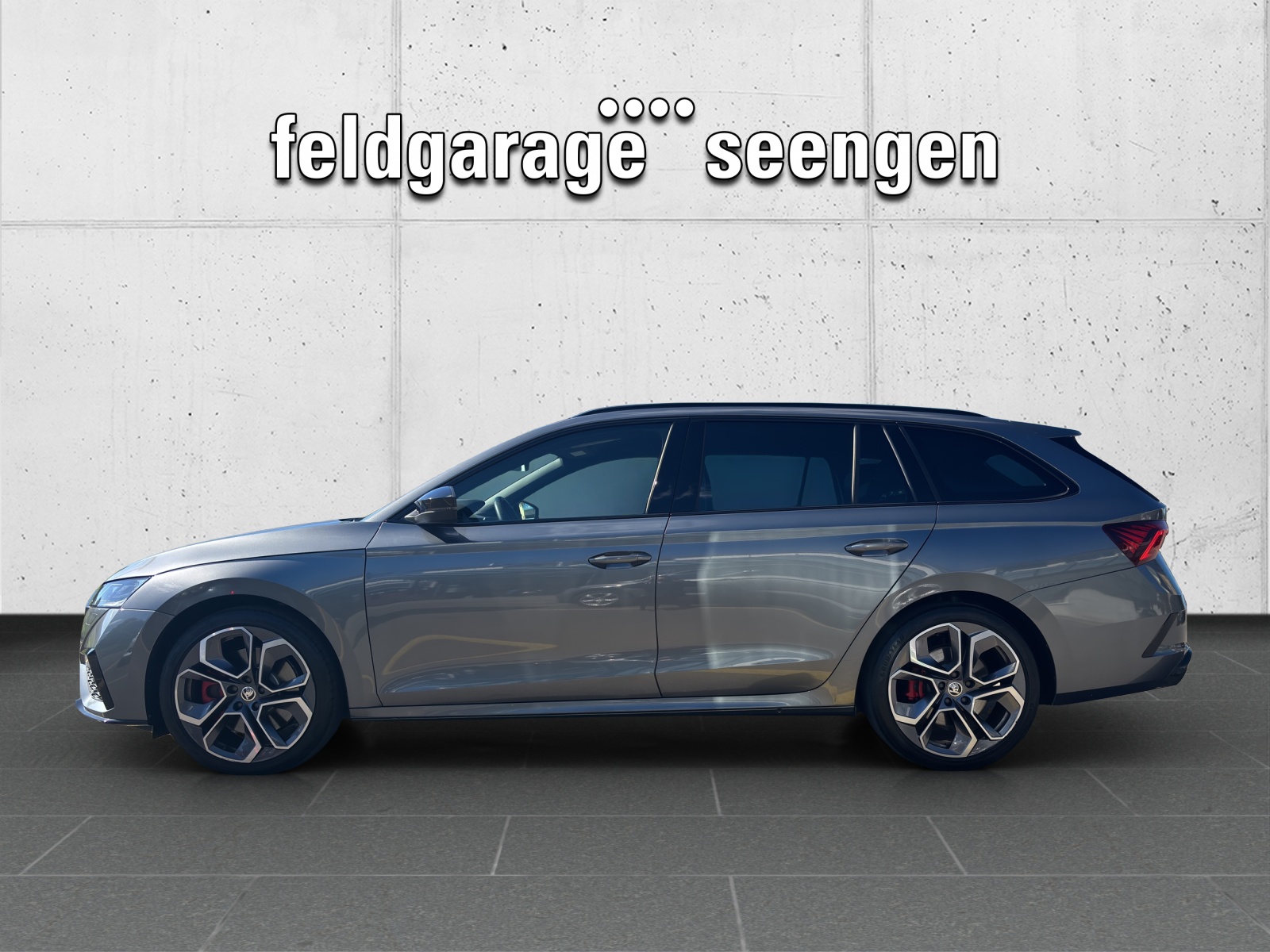 SKODA Octavia Combi 2.0 TSI DSG RS mit AHK & elektr. einstellbarer Fahrer- und Beifahrersitz-image-1