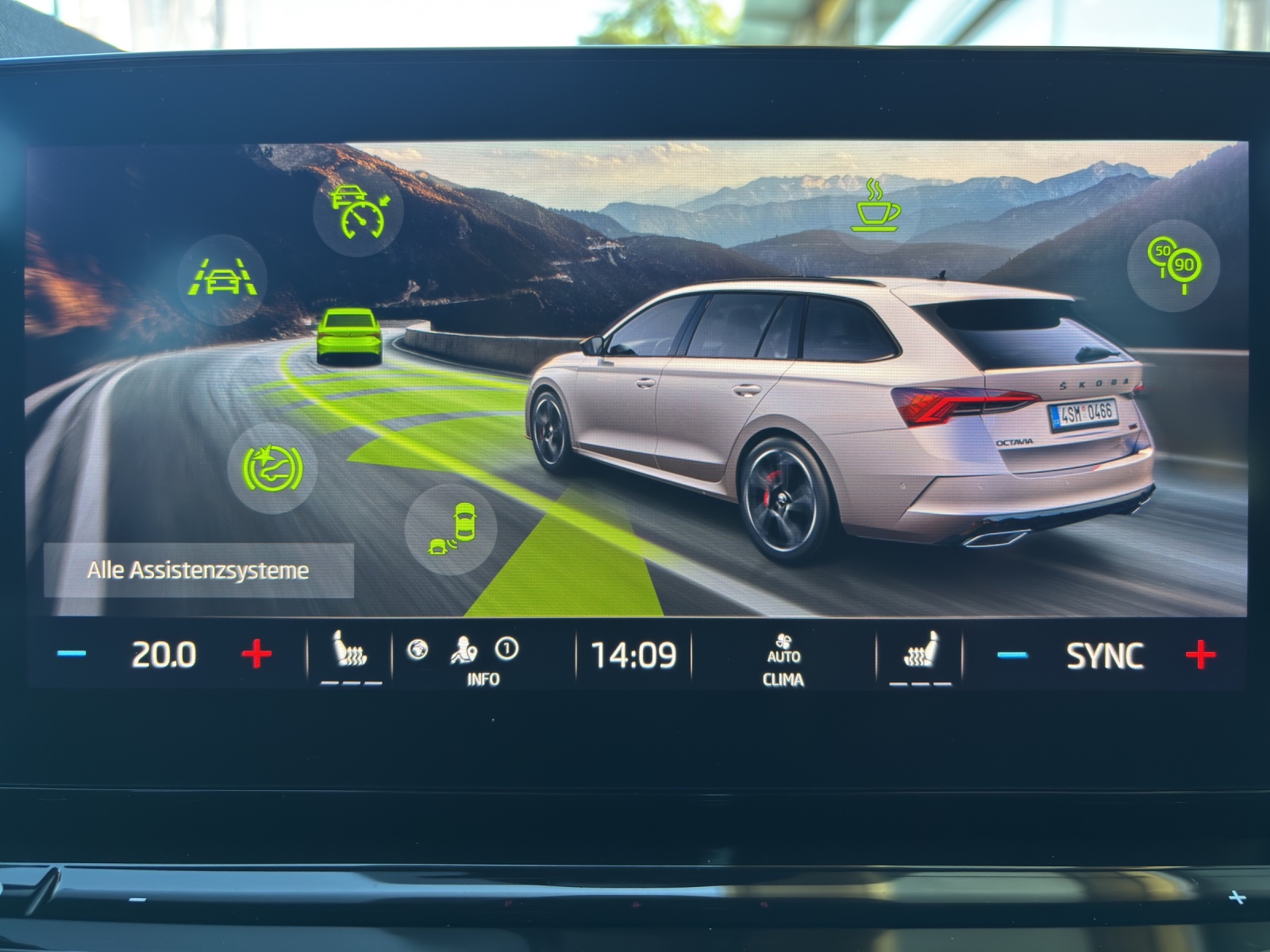 SKODA Octavia Combi 2.0 TSI DSG RS mit AHK & elektr. einstellbarer Fahrer- und Beifahrersitz-image-19