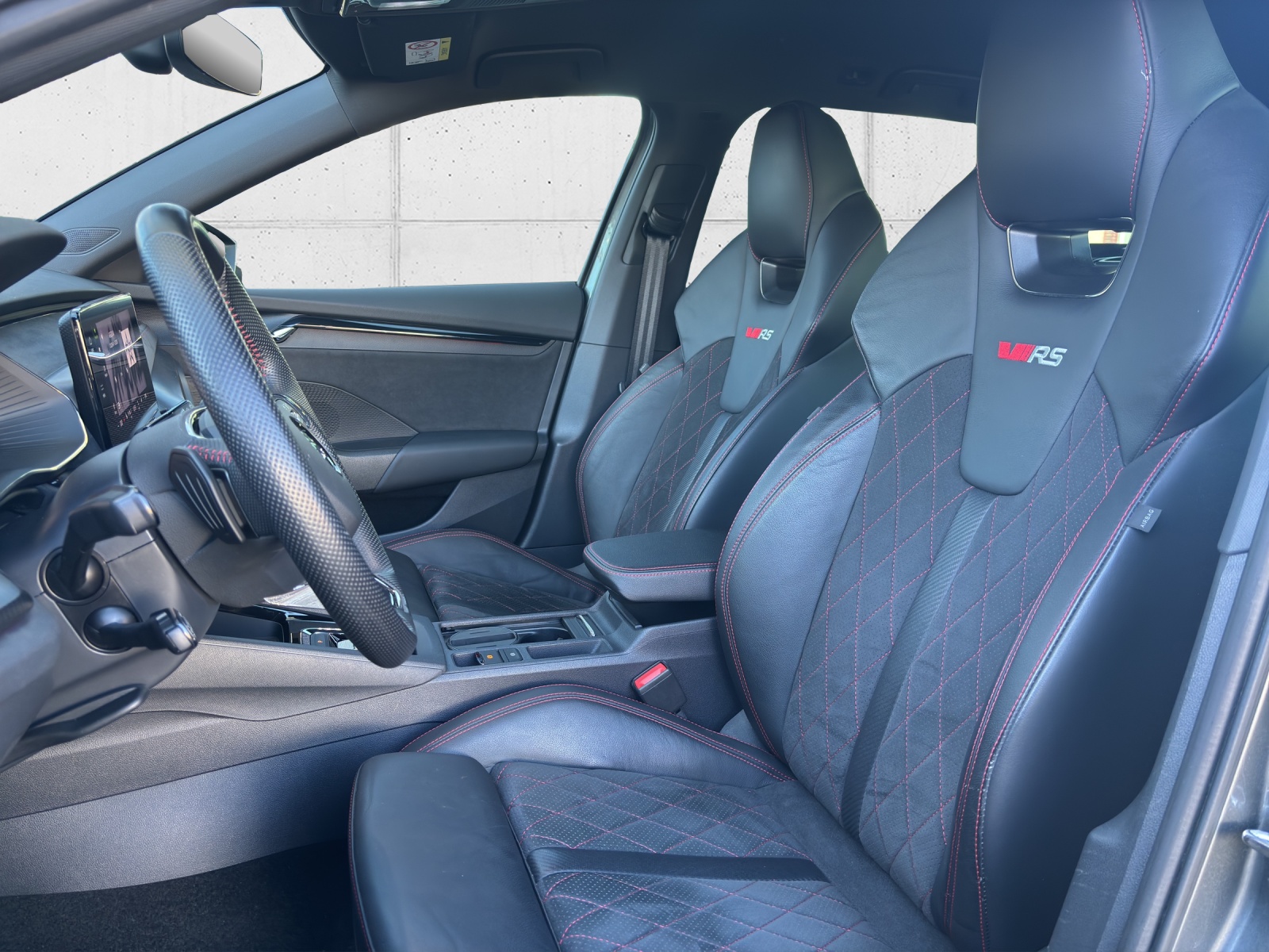 SKODA Octavia Combi 2.0 TSI DSG RS mit AHK & elektr. einstellbarer Fahrer- und Beifahrersitz-image-25