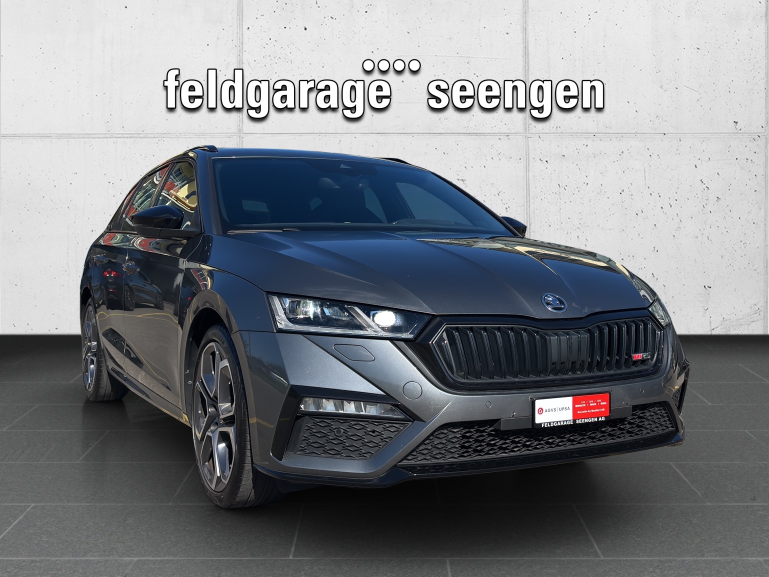 SKODA Octavia Combi 2.0 TSI DSG RS mit AHK & elektr. einstellbarer Fahrer- und Beifahrersitz-image-2