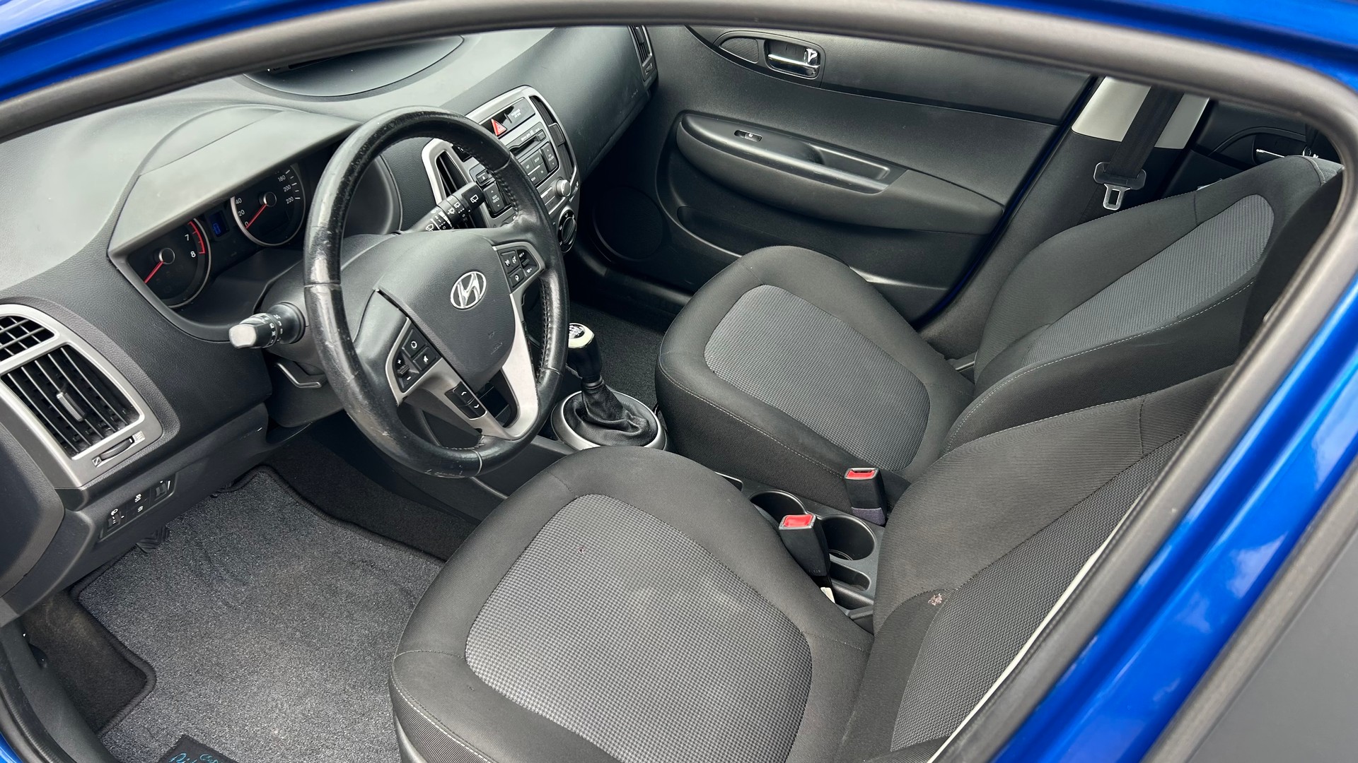 HYUNDAI i20 1.4 Style-image-1