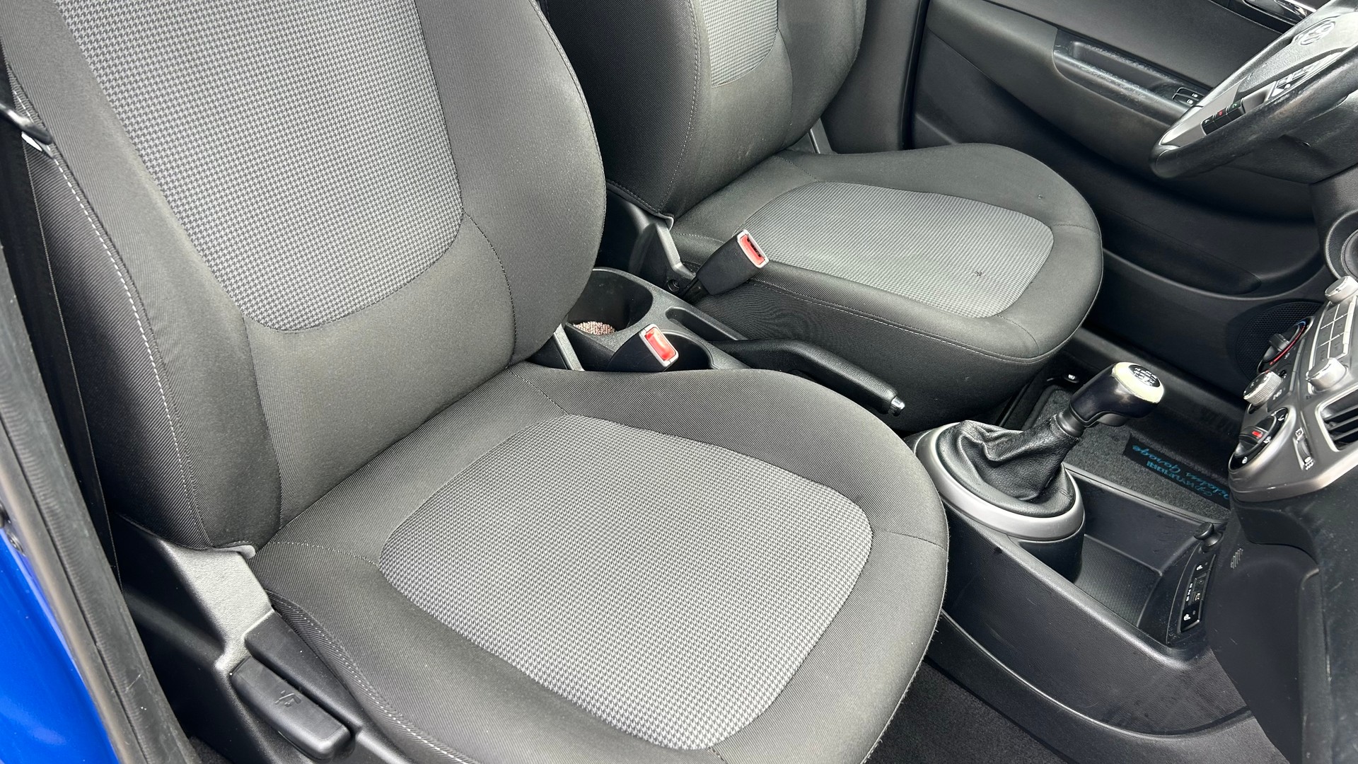 HYUNDAI i20 1.4 Style-image-11