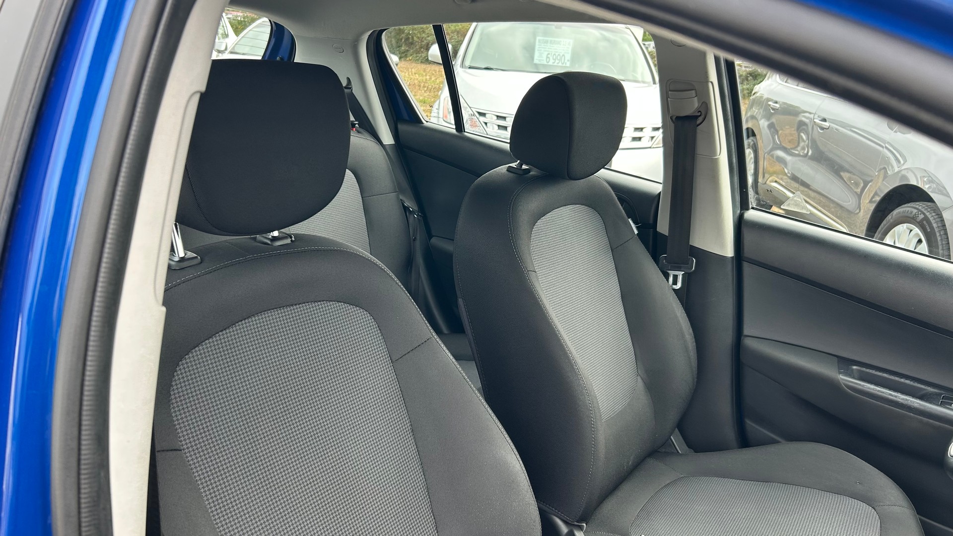 HYUNDAI i20 1.4 Style-image-10