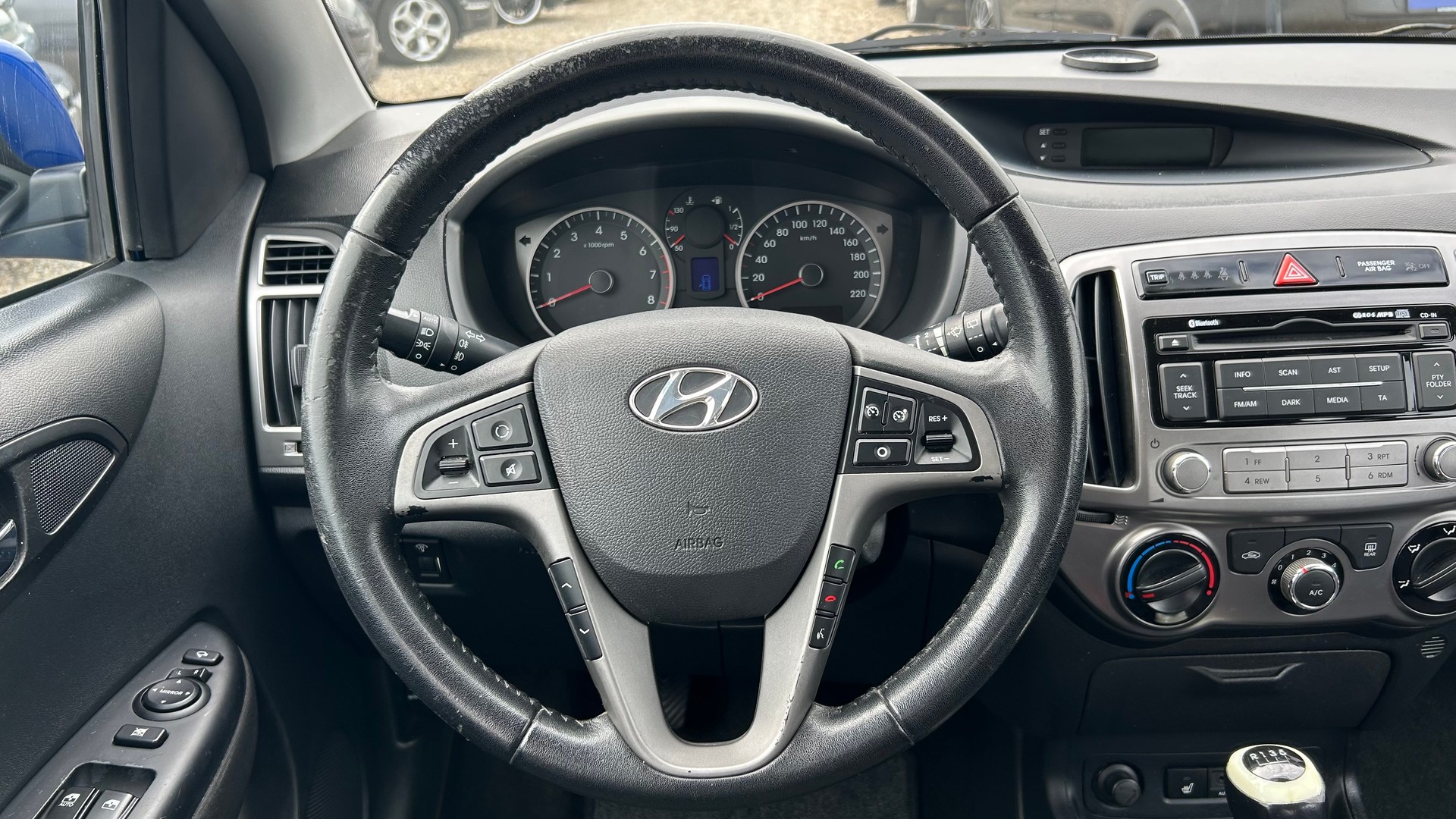 HYUNDAI i20 1.4 Style-image-6