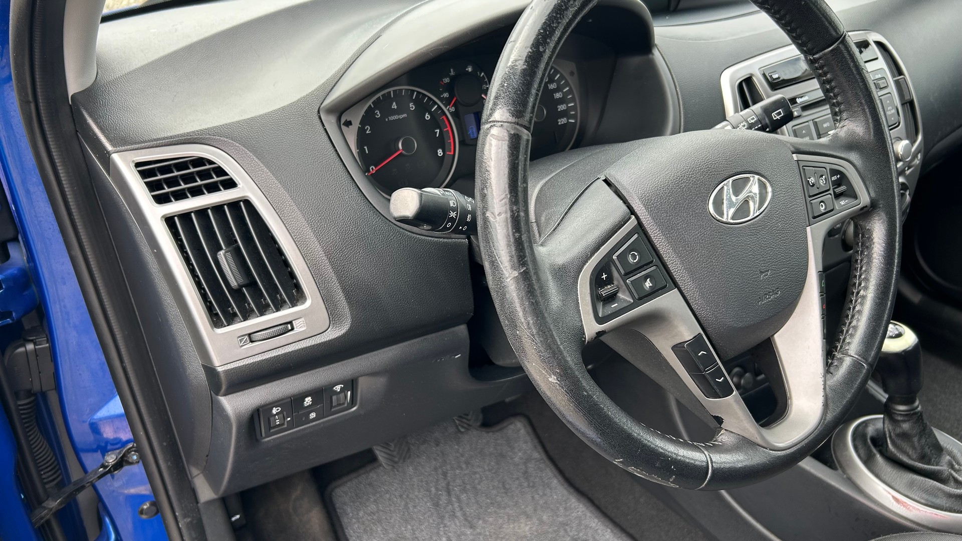 HYUNDAI i20 1.4 Style-image-5
