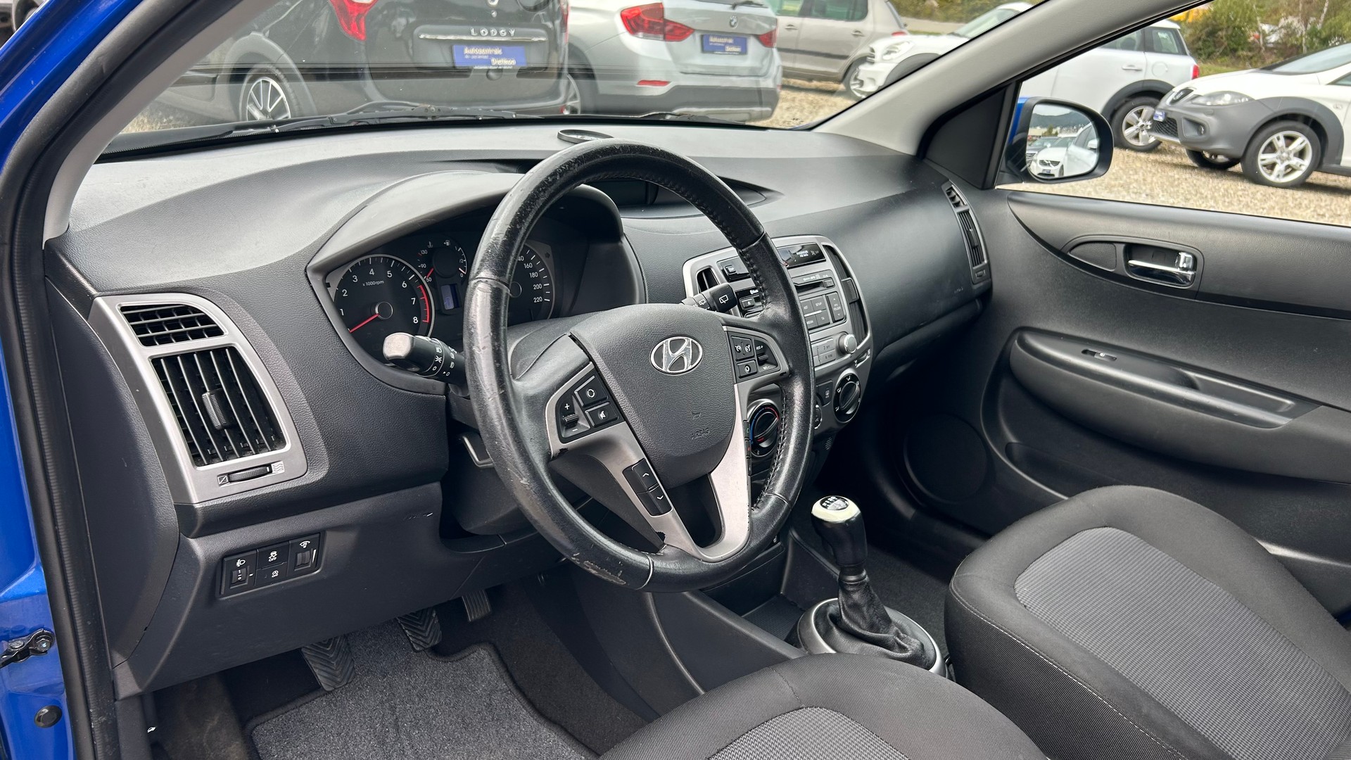 HYUNDAI i20 1.4 Style-image-2