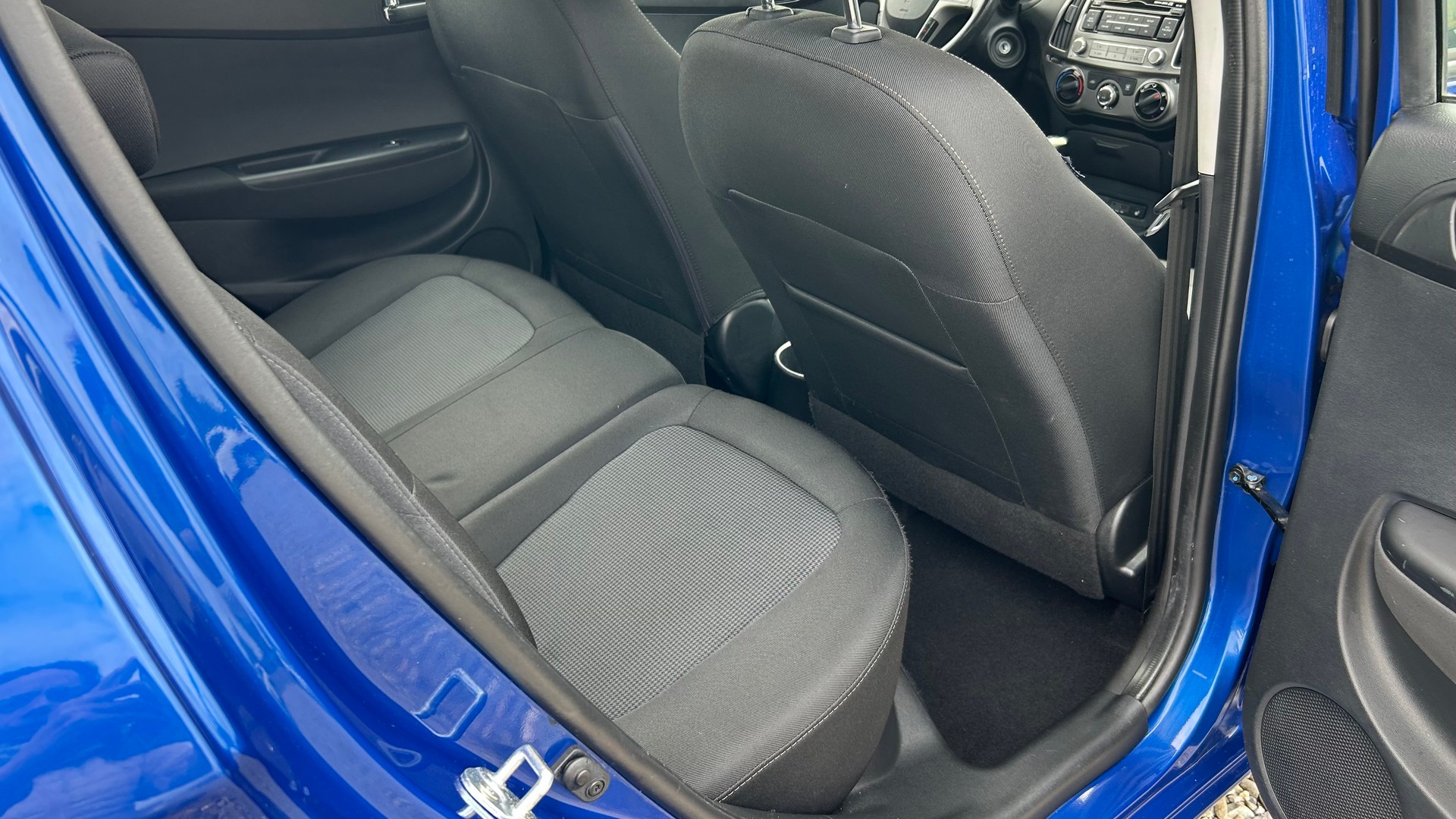 HYUNDAI i20 1.4 Style-image-25