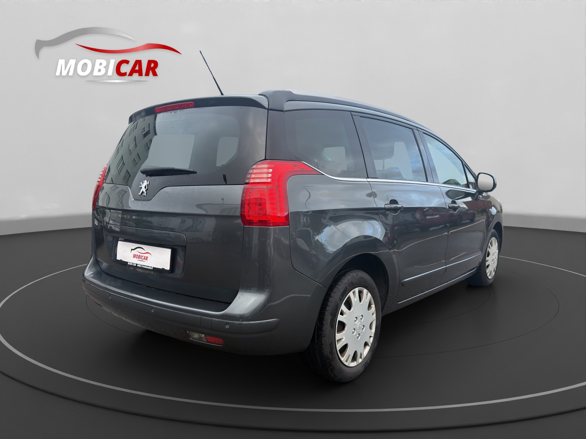 PEUGEOT 5008 1.6 HDI Allure EGS6-image-4