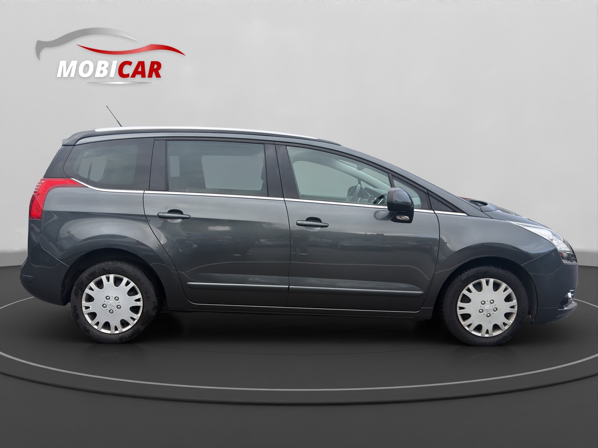 PEUGEOT 5008 1.6 HDI Allure EGS6-image-5