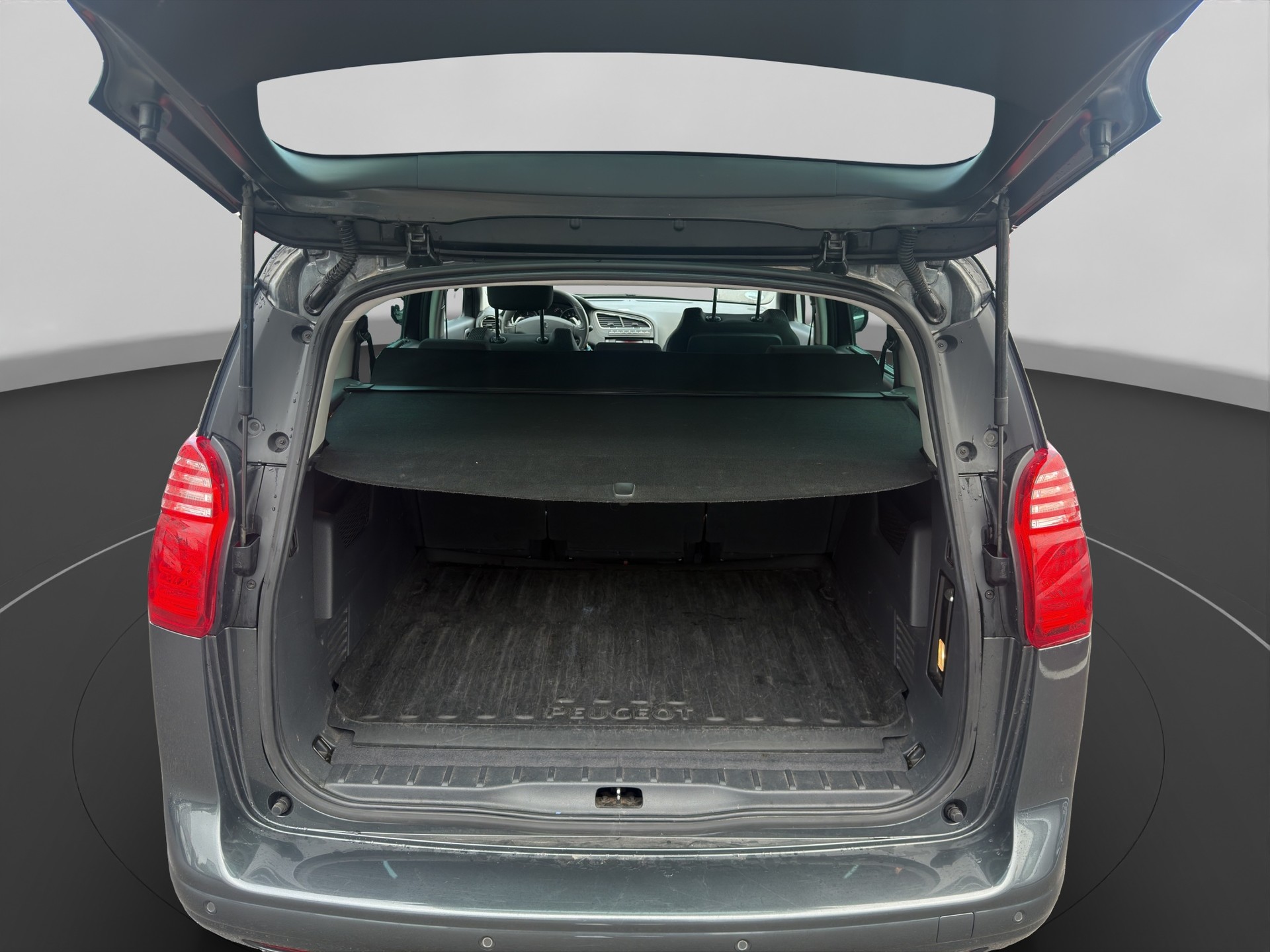 PEUGEOT 5008 1.6 HDI Allure EGS6-image-14