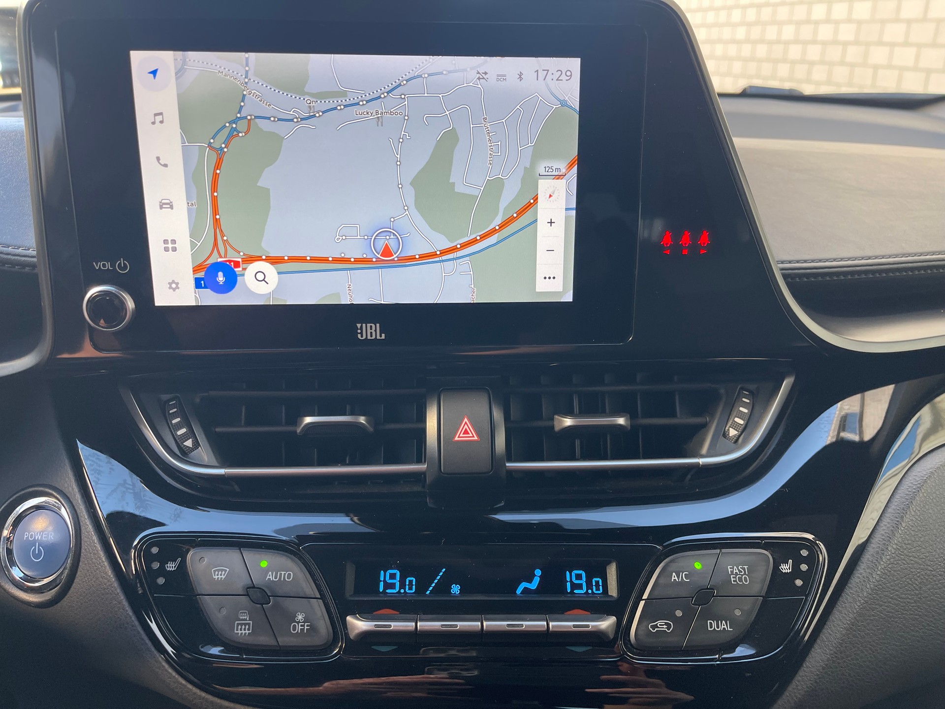 TOYOTA C-HR 2.0 VVTi HSD Move-image-12