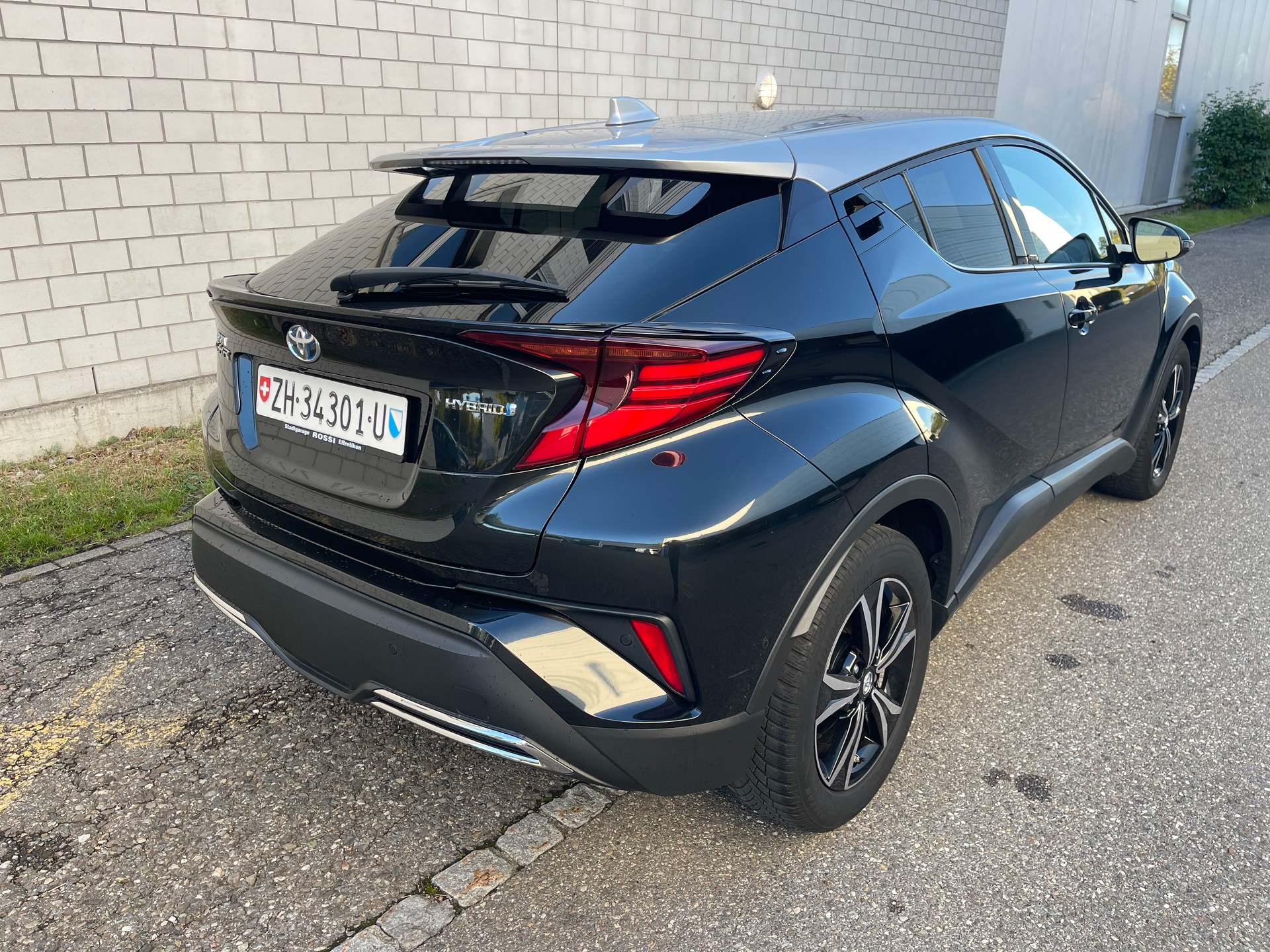 TOYOTA C-HR 2.0 VVTi HSD Move-image-3