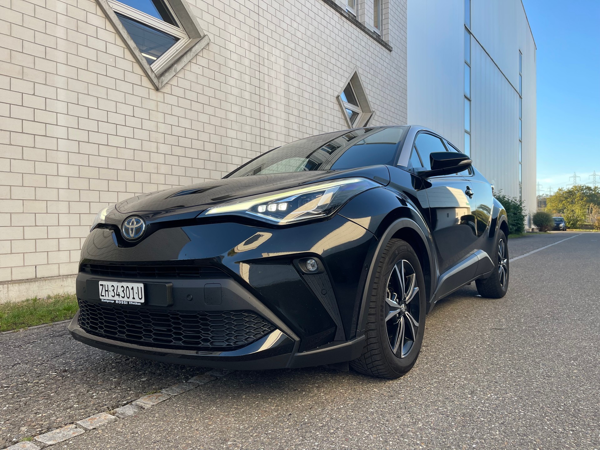TOYOTA C-HR 2.0 VVTi HSD Move-image-0