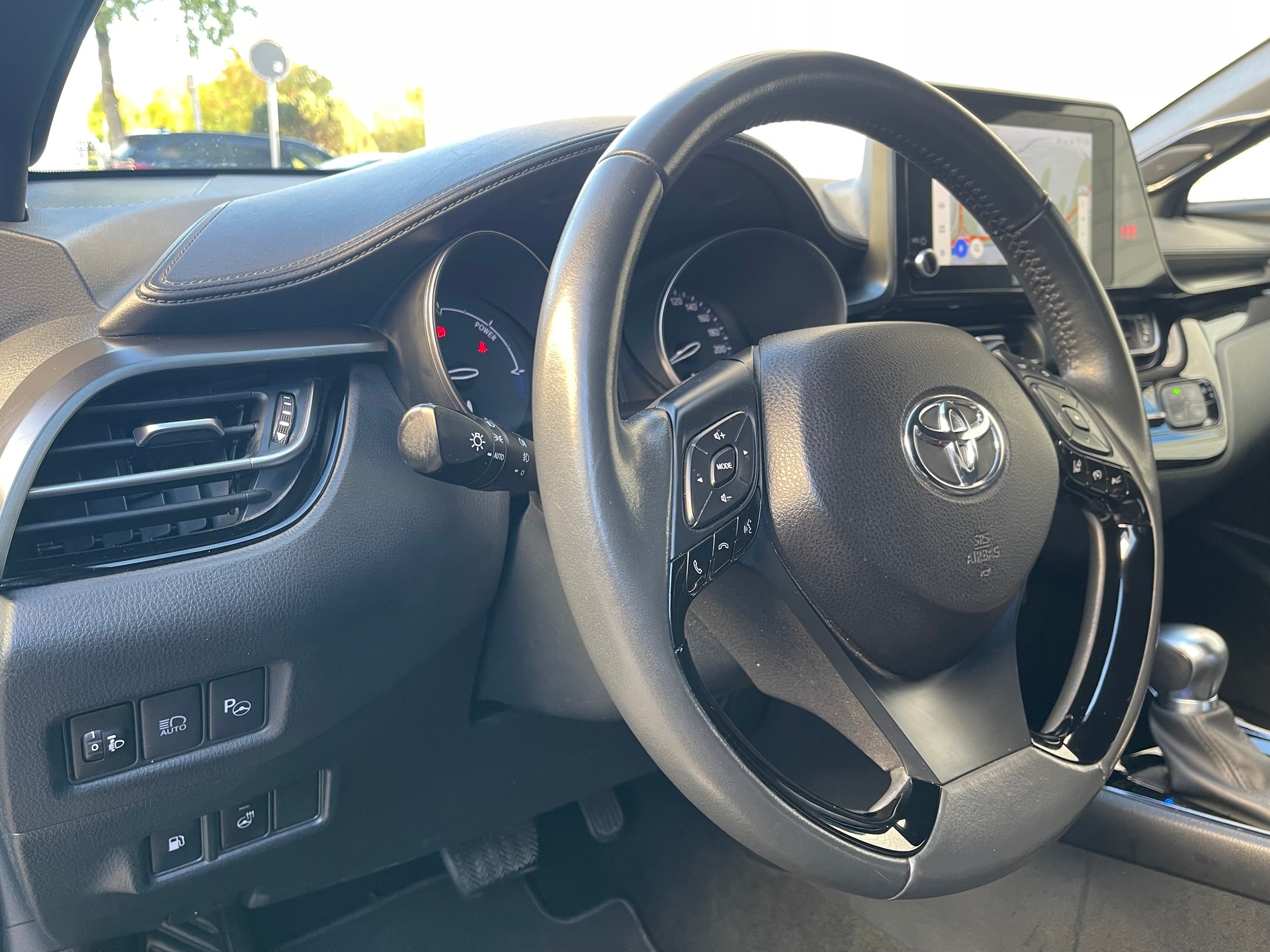 TOYOTA C-HR 2.0 VVTi HSD Move-image-10