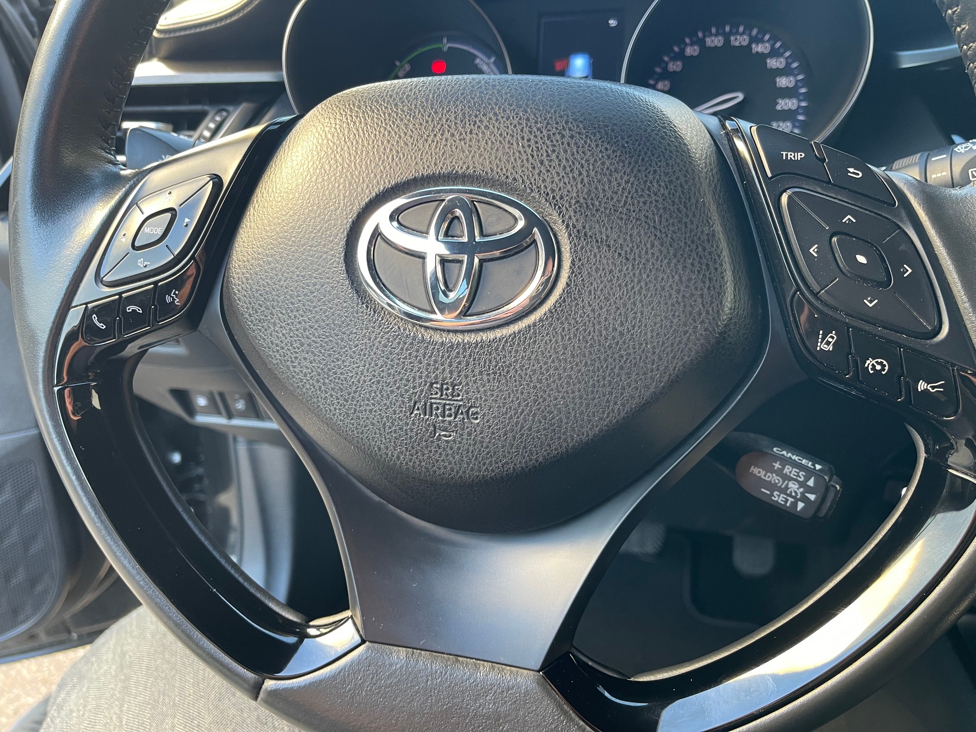 TOYOTA C-HR 2.0 VVTi HSD Move-image-9