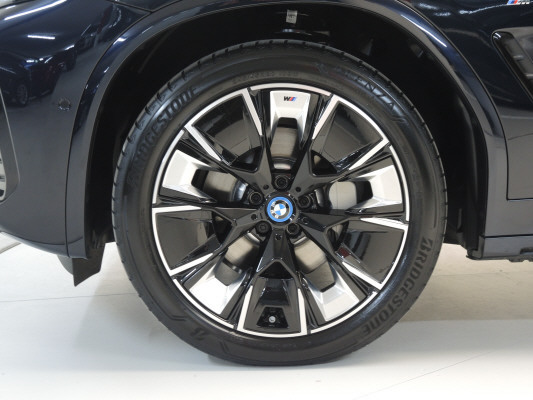 BMW iX3 Impressive-image-4