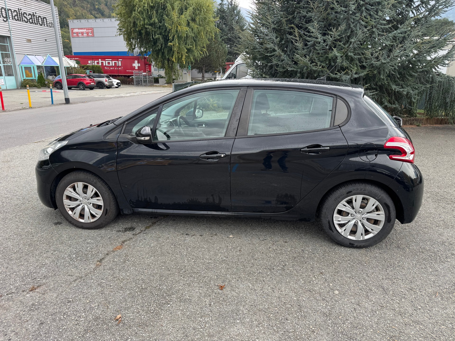 PEUGEOT 208 1.2 VTI Style-image-7