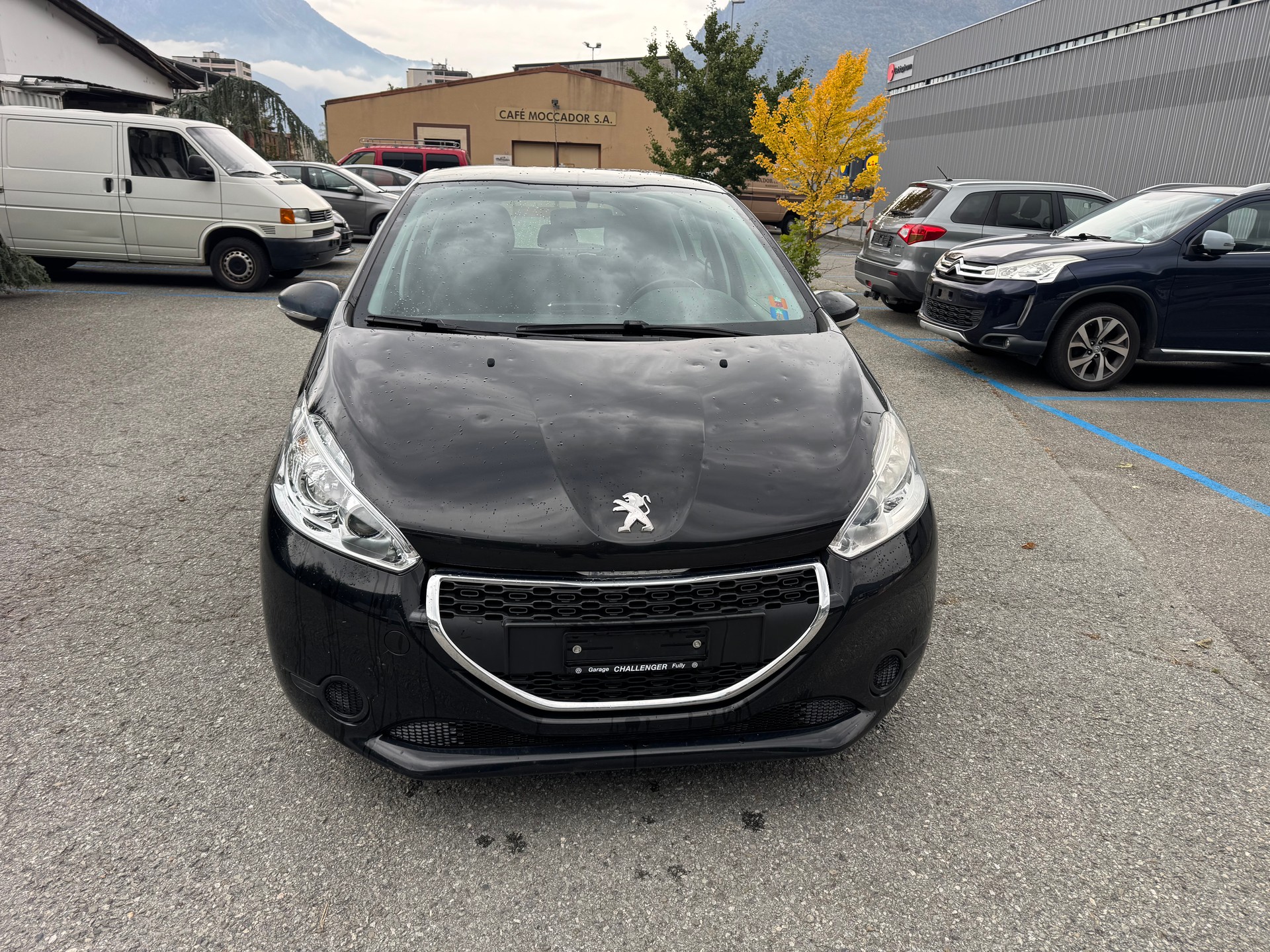 PEUGEOT 208 1.2 VTI Style-image-1