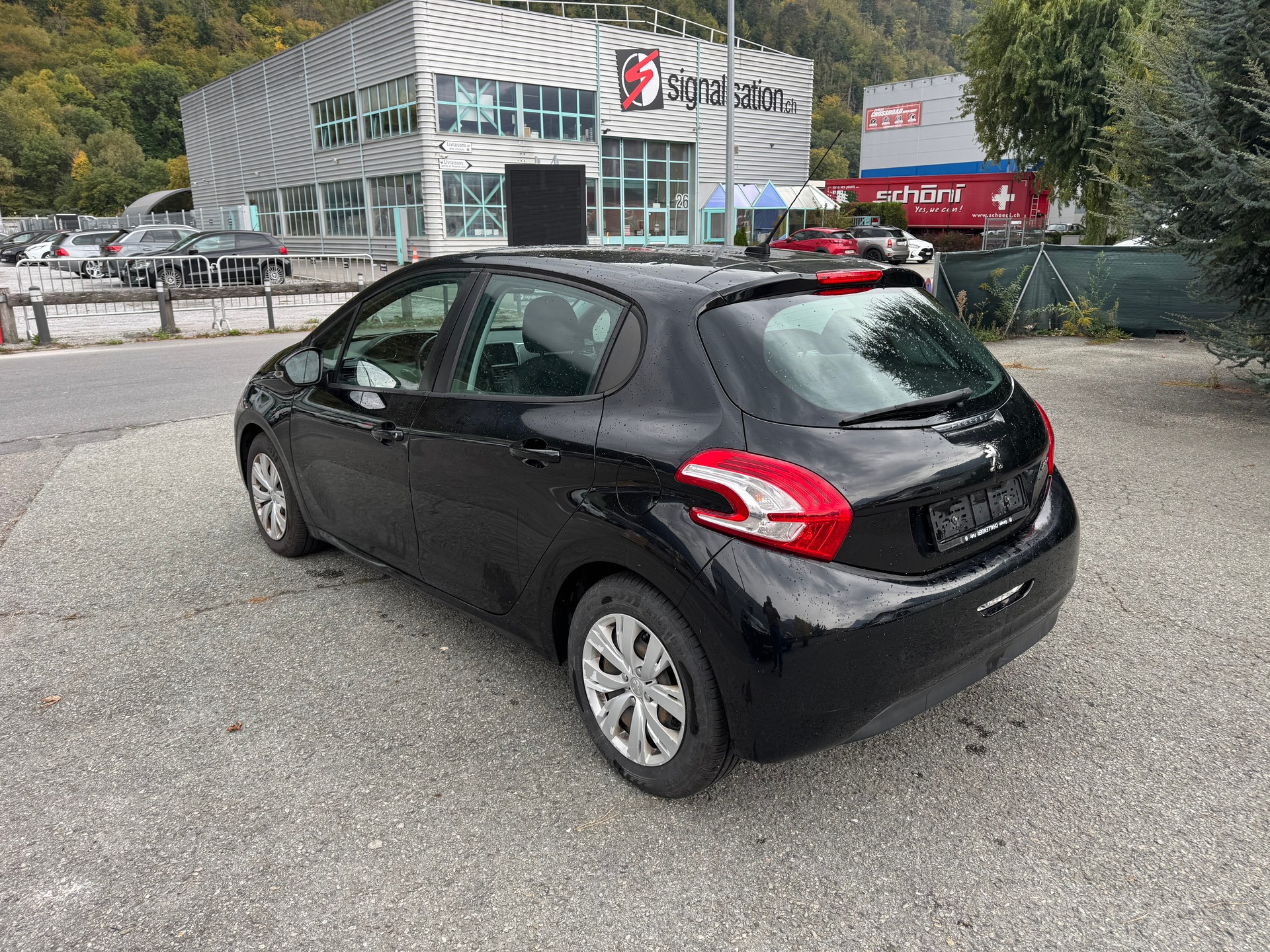 PEUGEOT 208 1.2 VTI Style-image-6