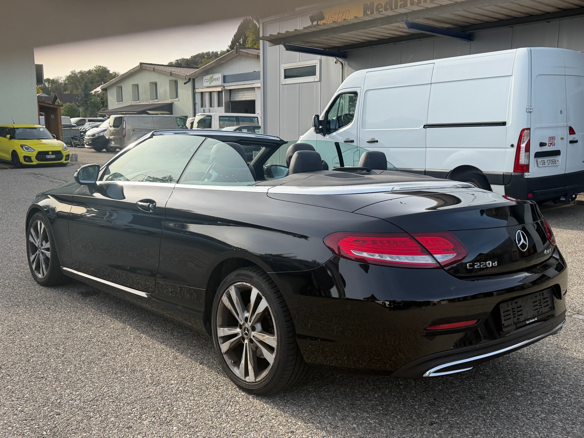 MERCEDES-BENZ C 220 d Cabriolet AMG Line 4Matic 9G-Tronic-image-7