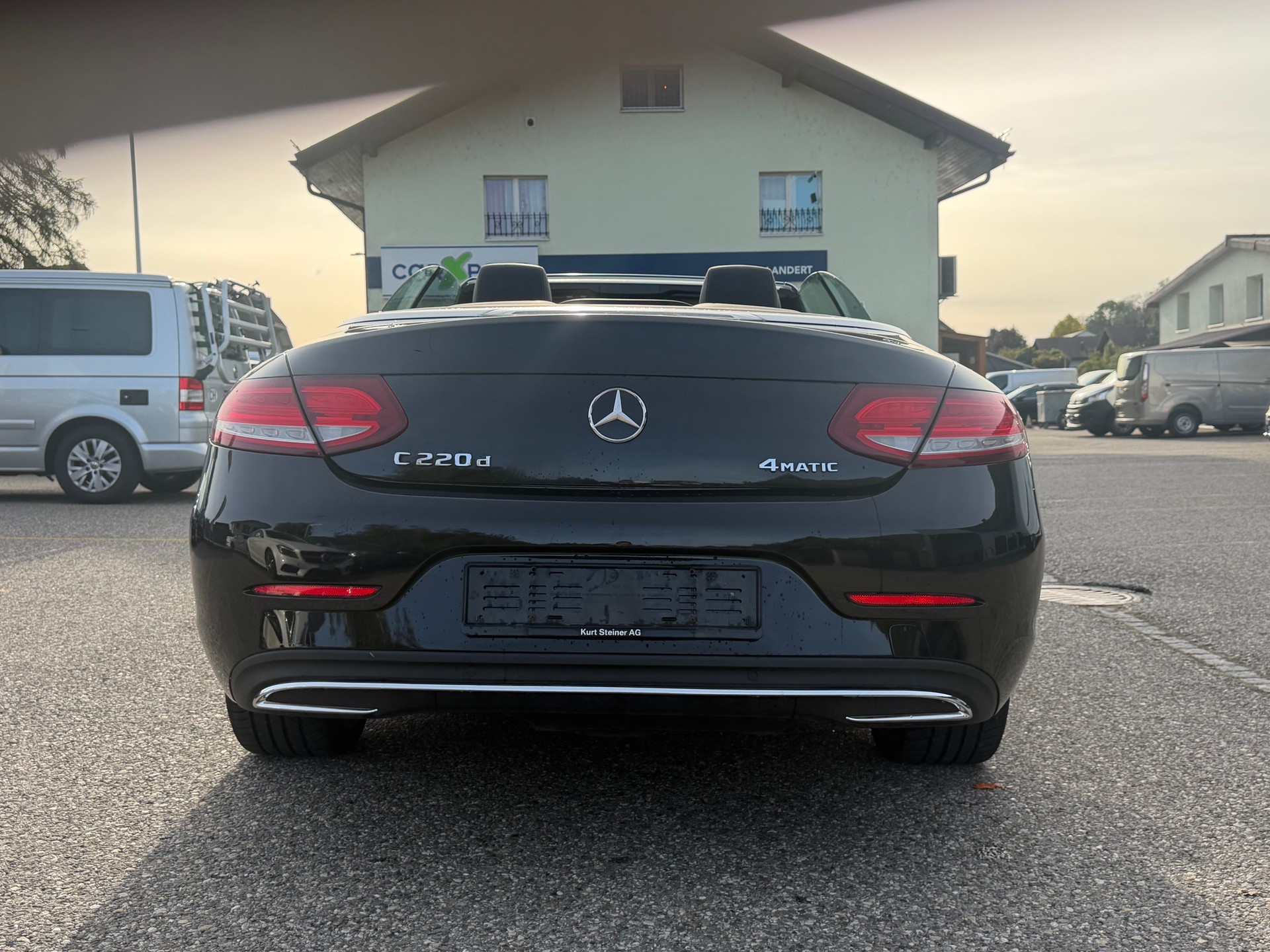 MERCEDES-BENZ C 220 d Cabriolet AMG Line 4Matic 9G-Tronic-image-8