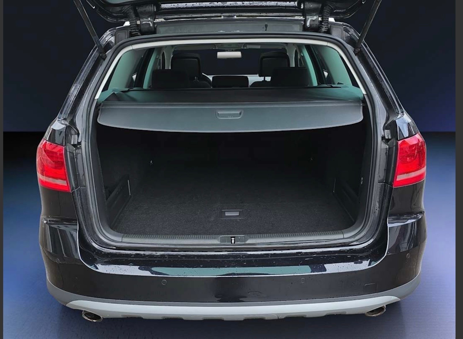 VW Alltrack 2.0 TDi BMT 4Motion DSG 12xALU-image-7