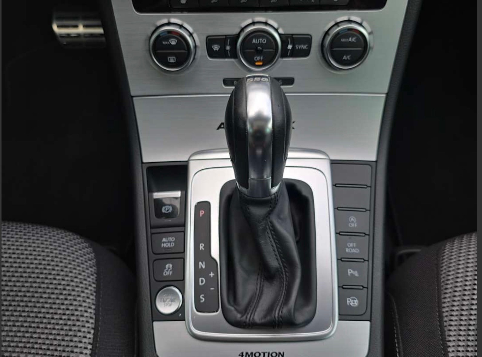 VW Alltrack 2.0 TDi BMT 4Motion DSG 12xALU-image-6