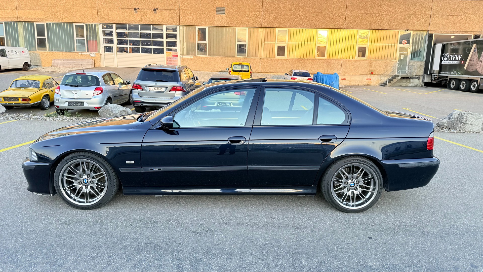 BMW M5-image-3