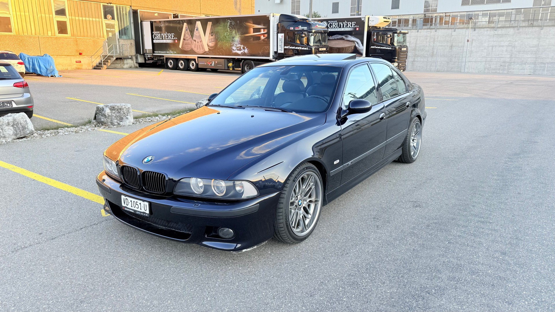 BMW M5-image-2
