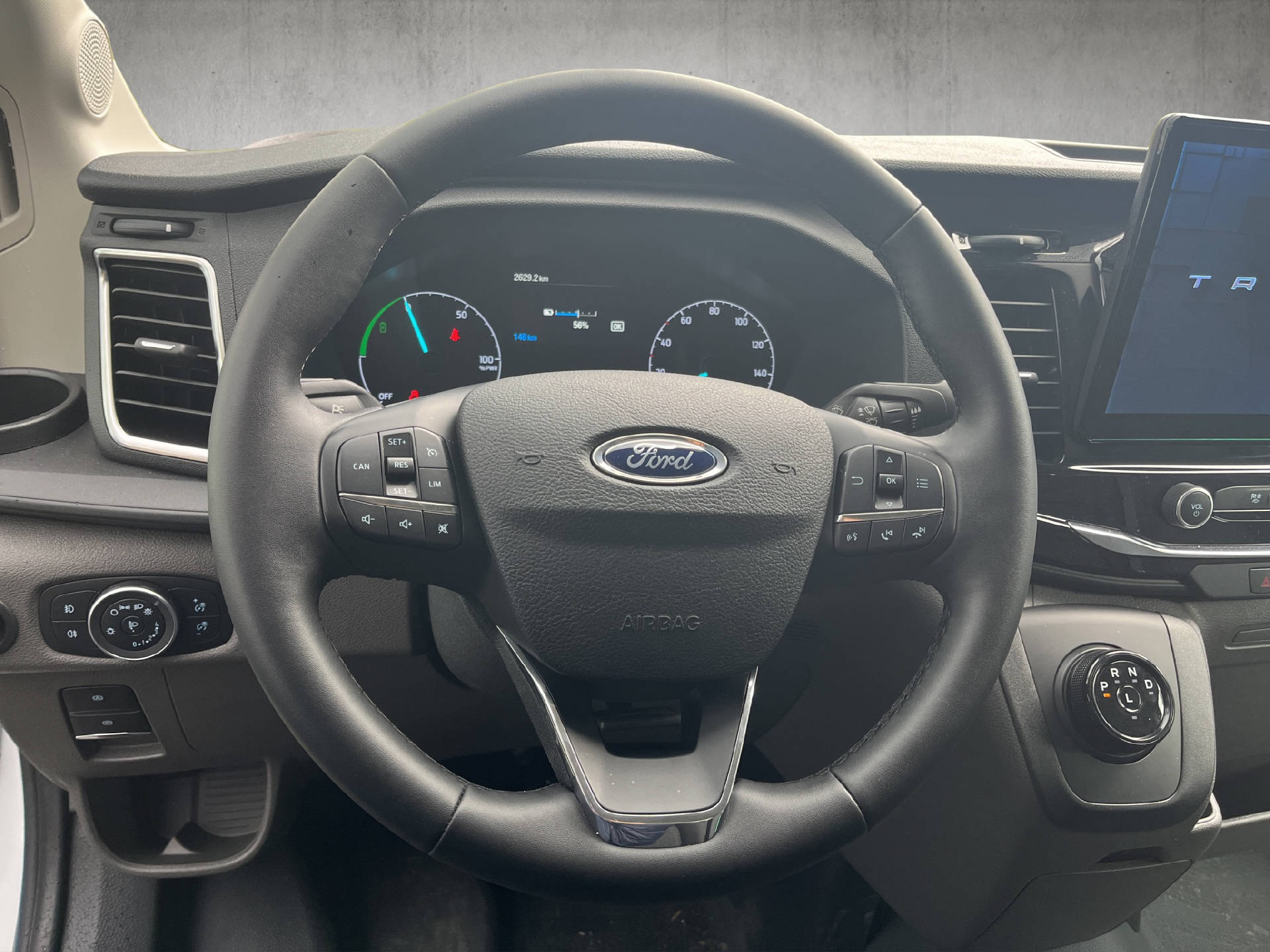 FORD E-Transit Van 350 L2H2 67kWh Trend-image-9