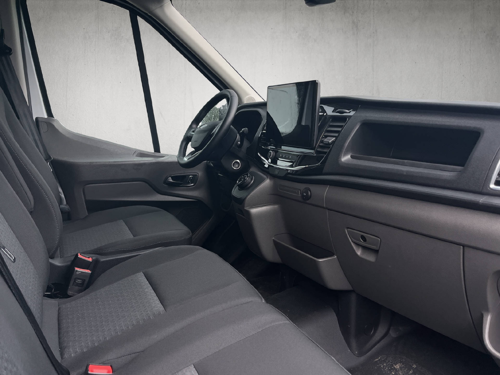 FORD E-Transit Van 350 L2H2 67kWh Trend-image-30
