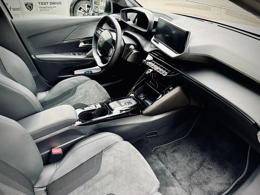 PEUGEOT 208 e-GT Pack-image-4