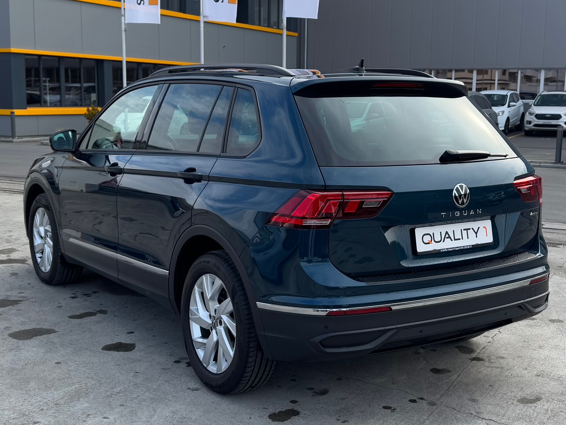 VW TIGUAN 2.0TDI LIFE 4 MOTION DSG-image-5