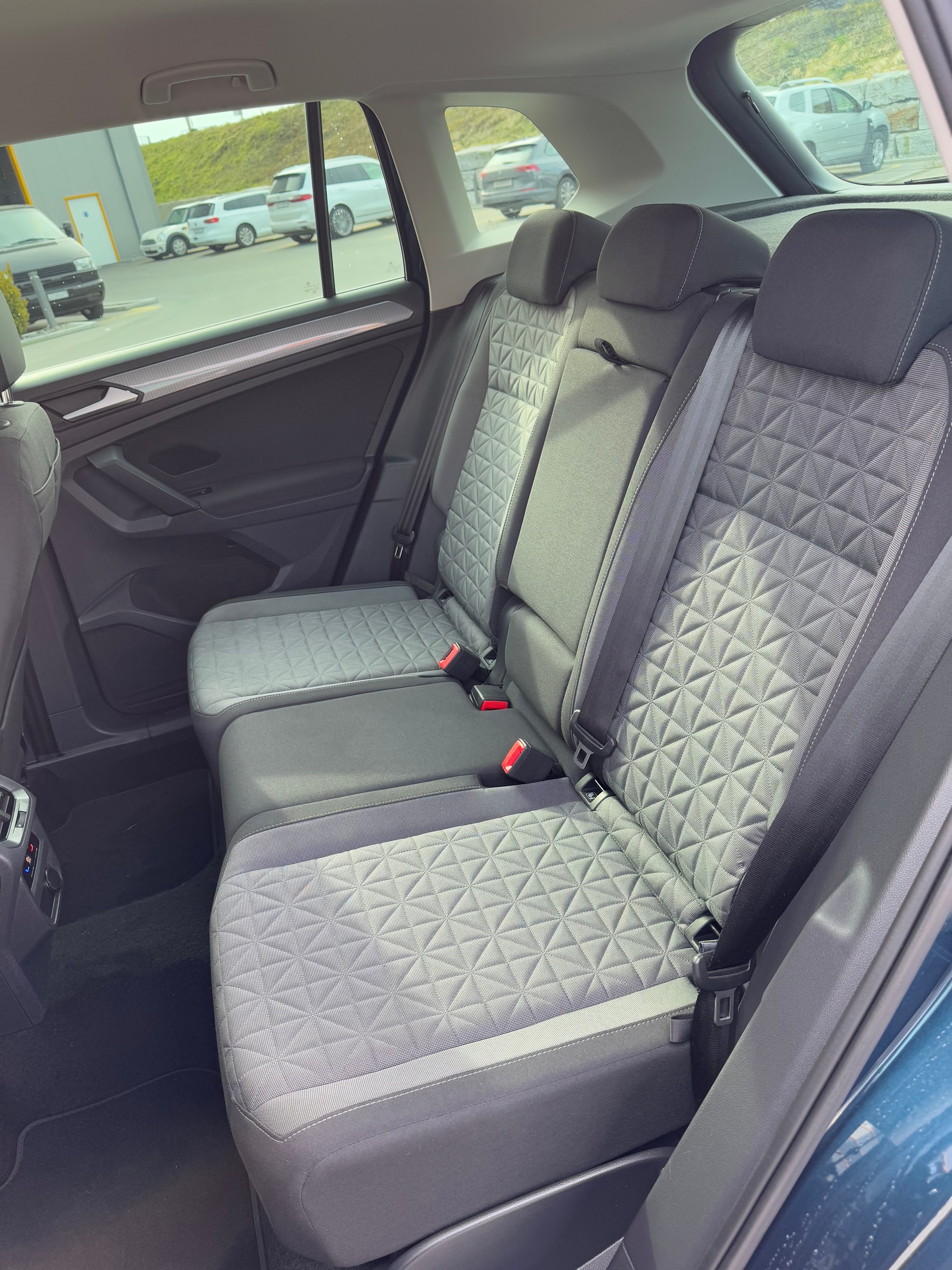 VW TIGUAN 2.0TDI LIFE 4 MOTION DSG-image-15
