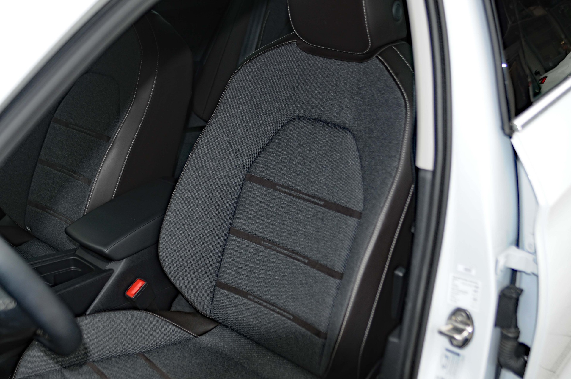 SEAT Leon ST 1.4 eHybrid pHEV Xcellence-image-11