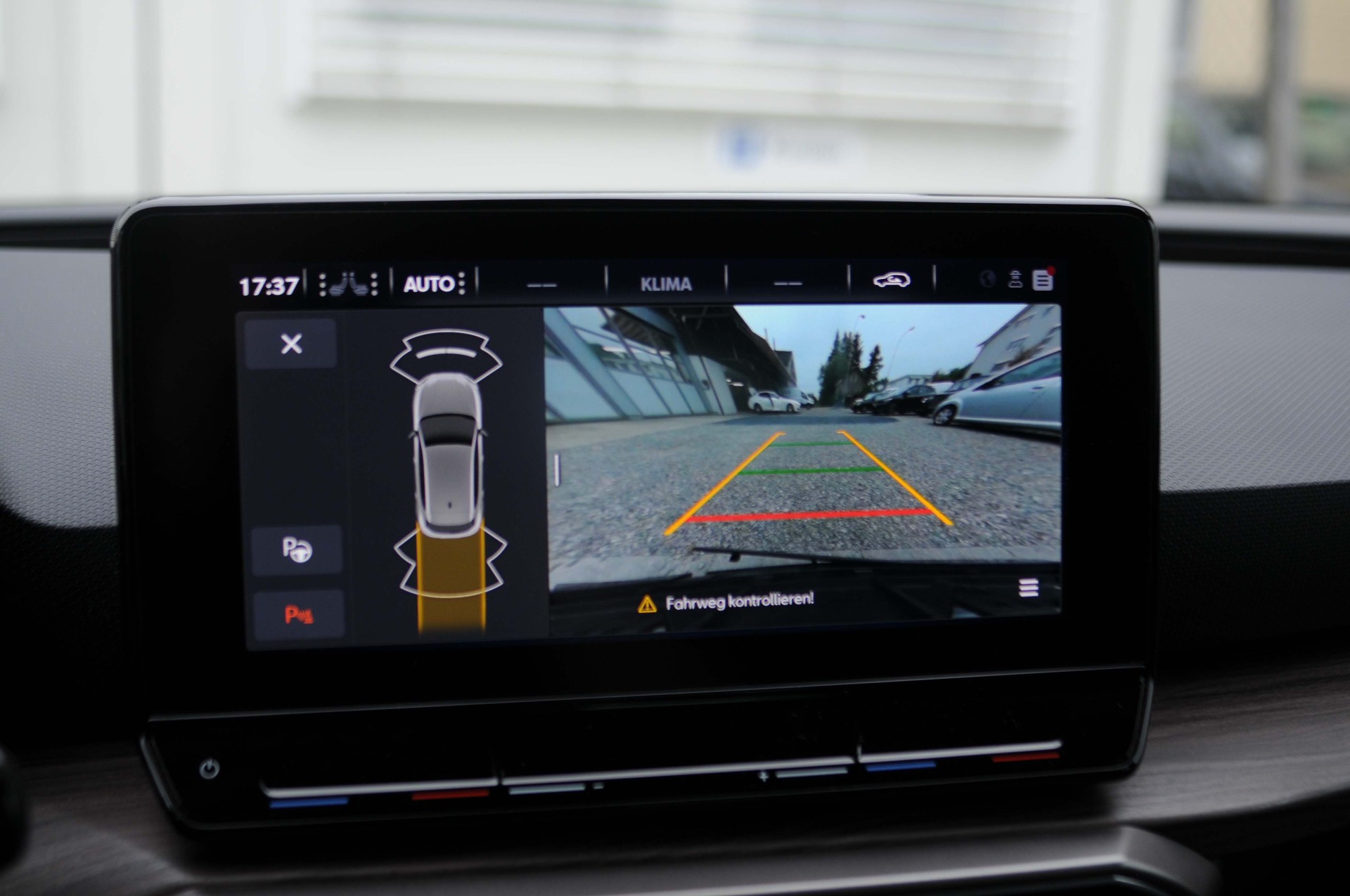 SEAT Leon ST 1.4 eHybrid pHEV Xcellence-image-13