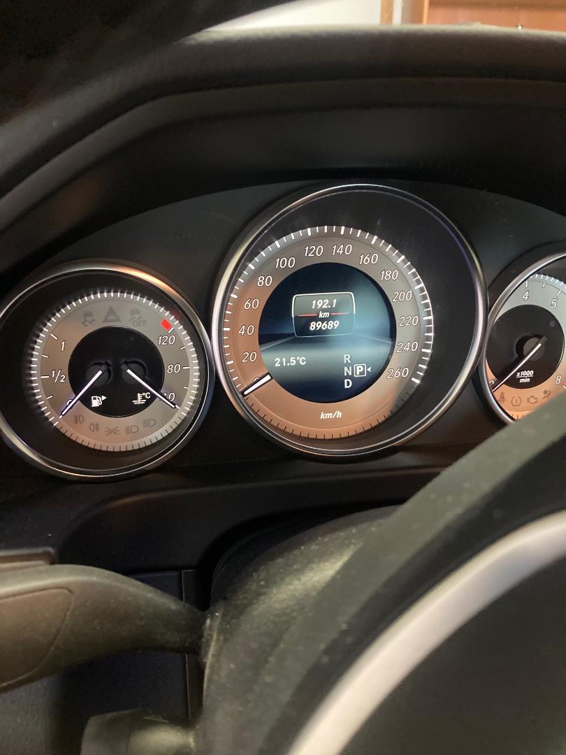 MERCEDES-BENZ E 500 Avantgarde 4Matic 7G-Tronic-image-3