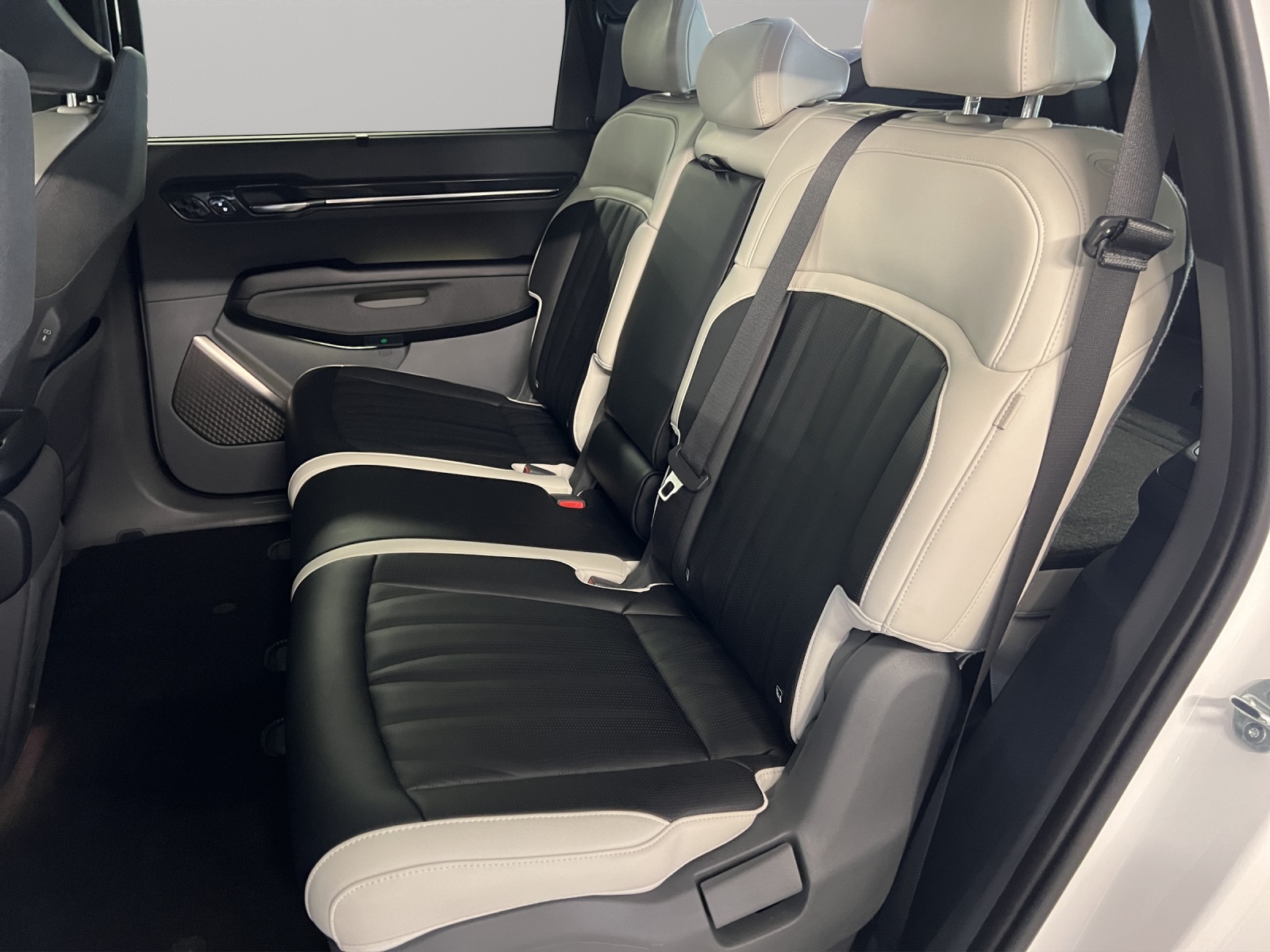 KIA EV9 99.8 kWh GT-Line 4x4-image-10