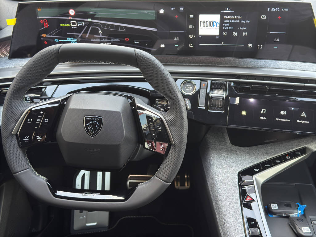 PEUGEOT 3008 Electrique 210ch GT-image-8