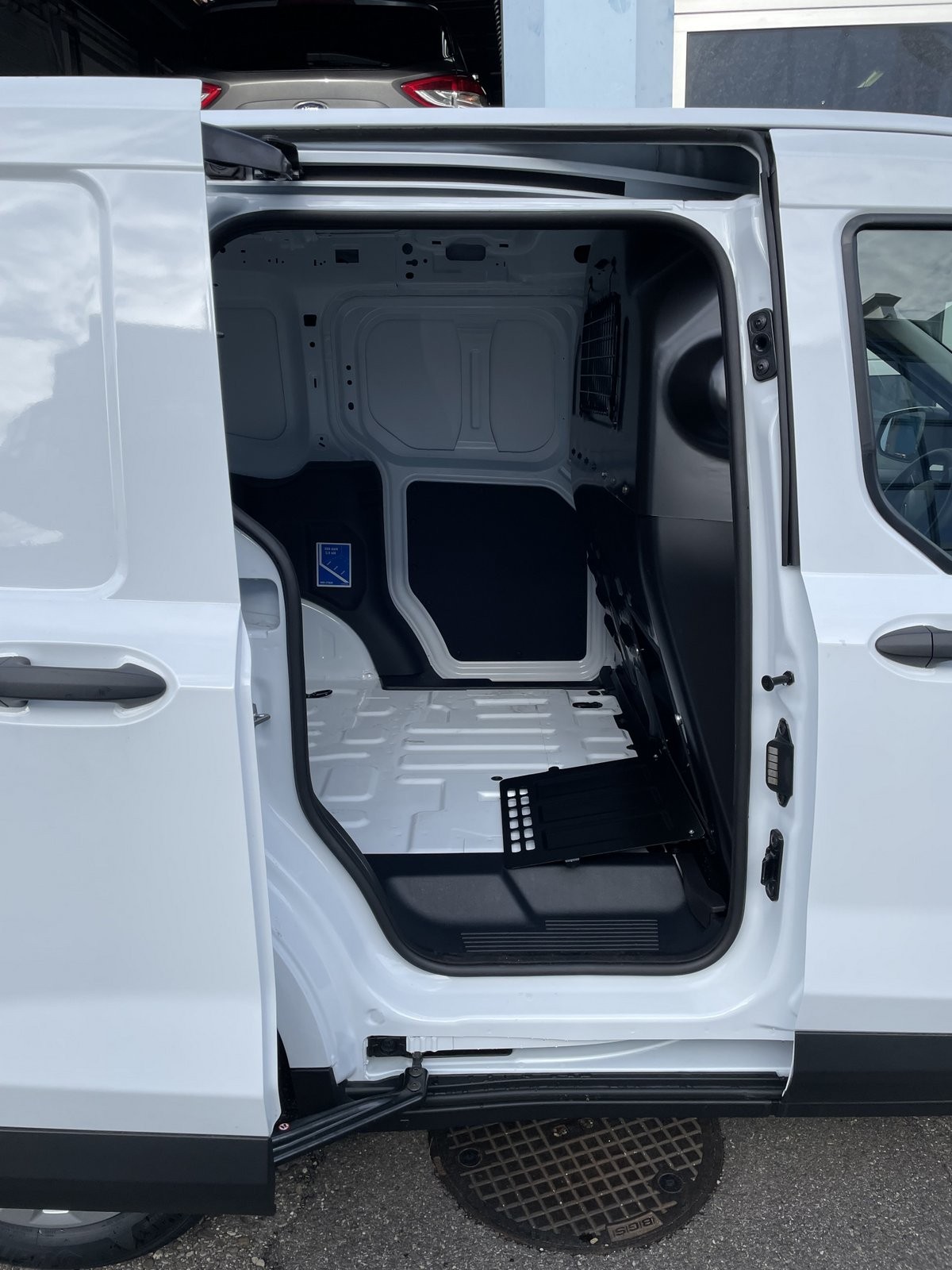 FORD Transit Courier Van 1.0 EcoBoost Trend-image-14