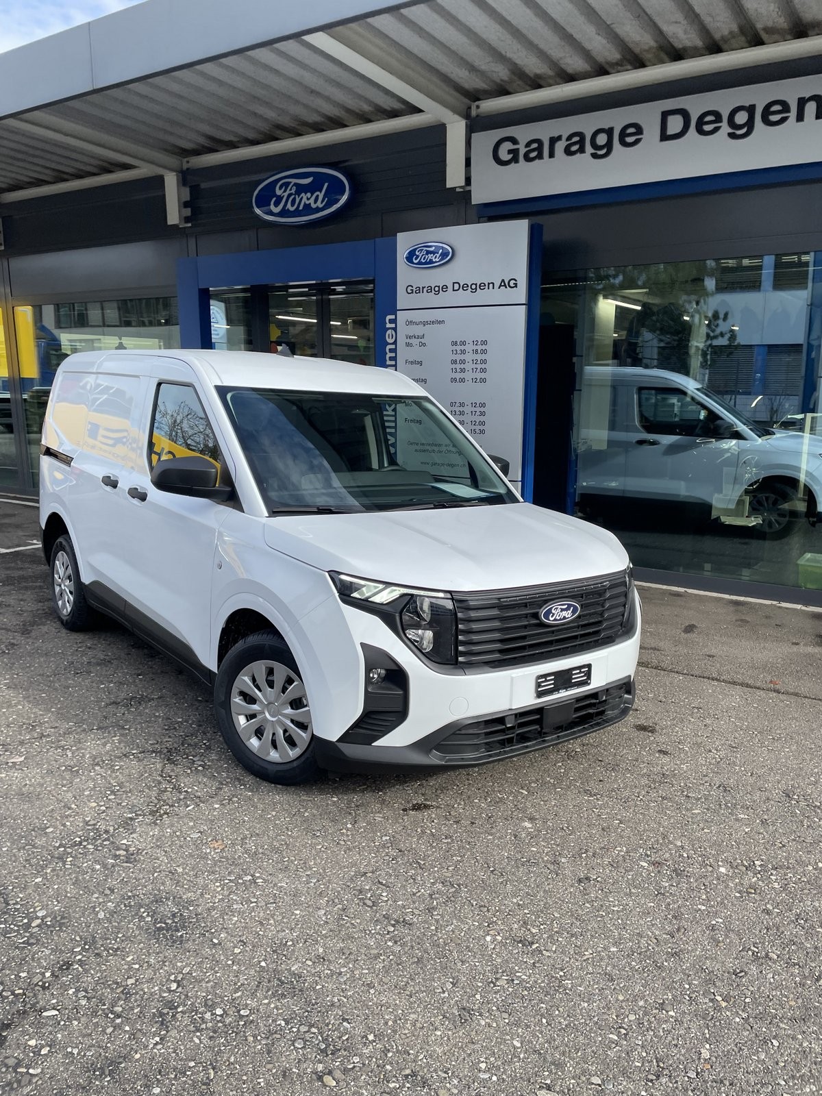 FORD Transit Courier Van 1.0 EcoBoost Trend-image-6