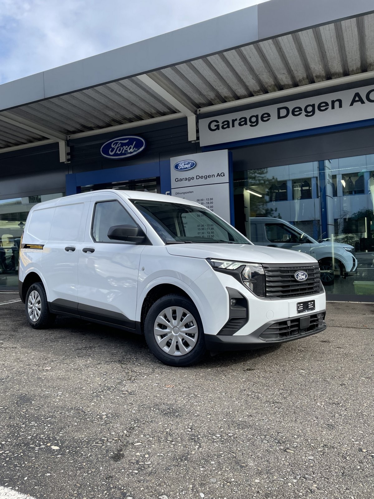 FORD Transit Courier Van 1.0 EcoBoost Trend-image-5