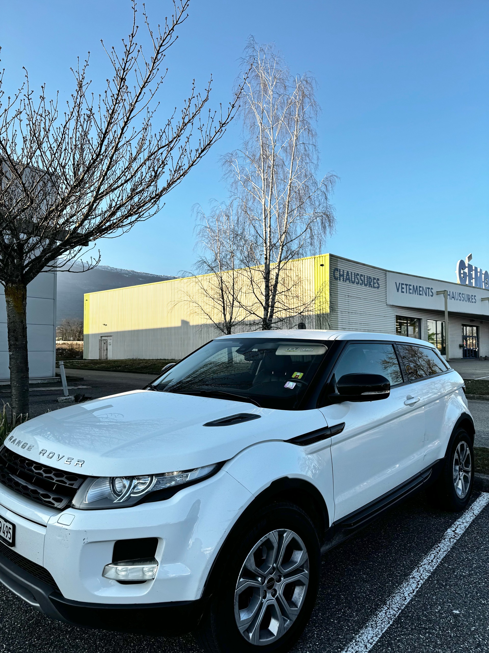 LAND ROVER Range Rover Evoque 2.2 TD4 Dynamic AT6-image-2
