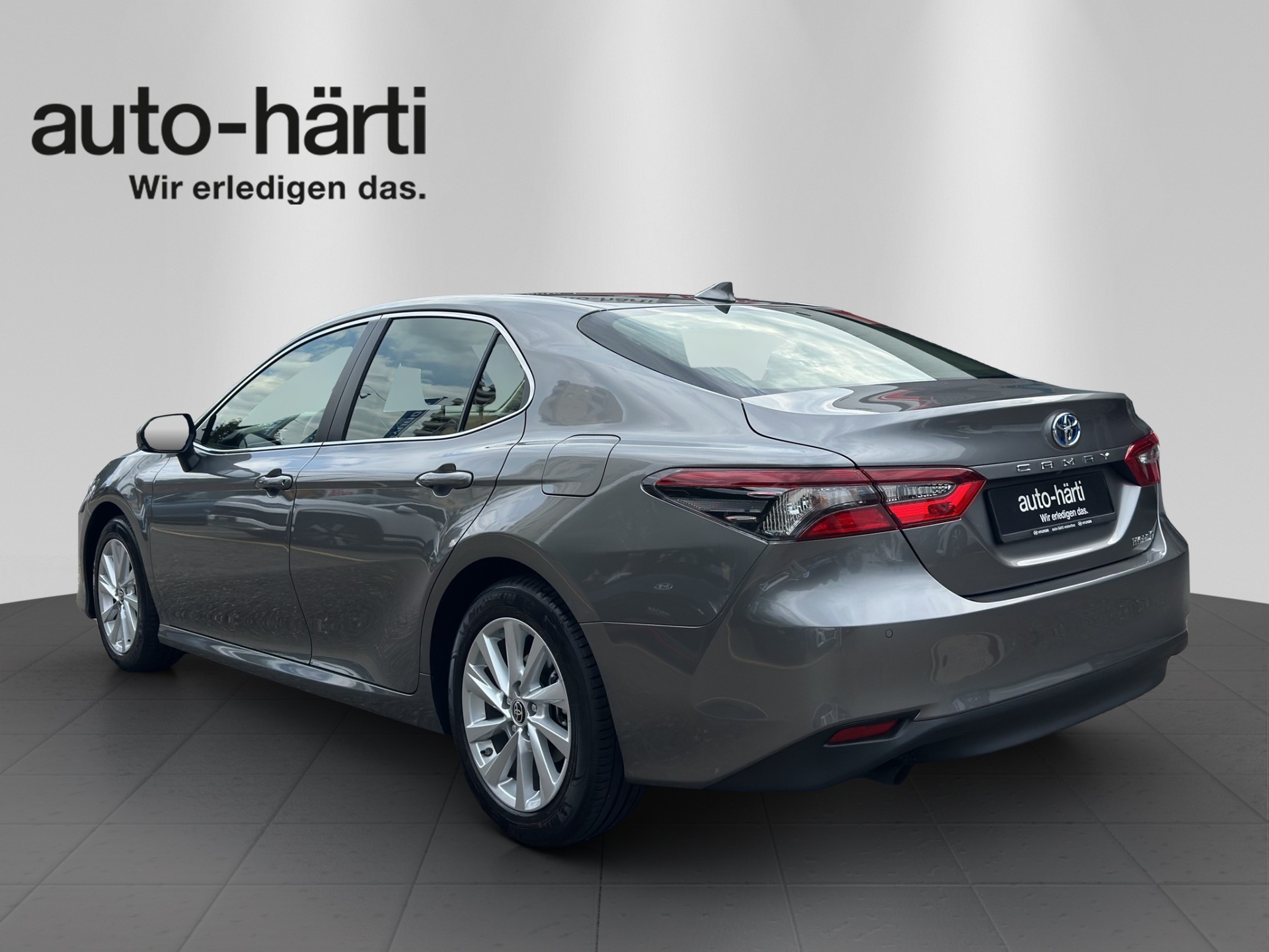 TOYOTA Camry 2.5 HSD e-CVT com.-image-2